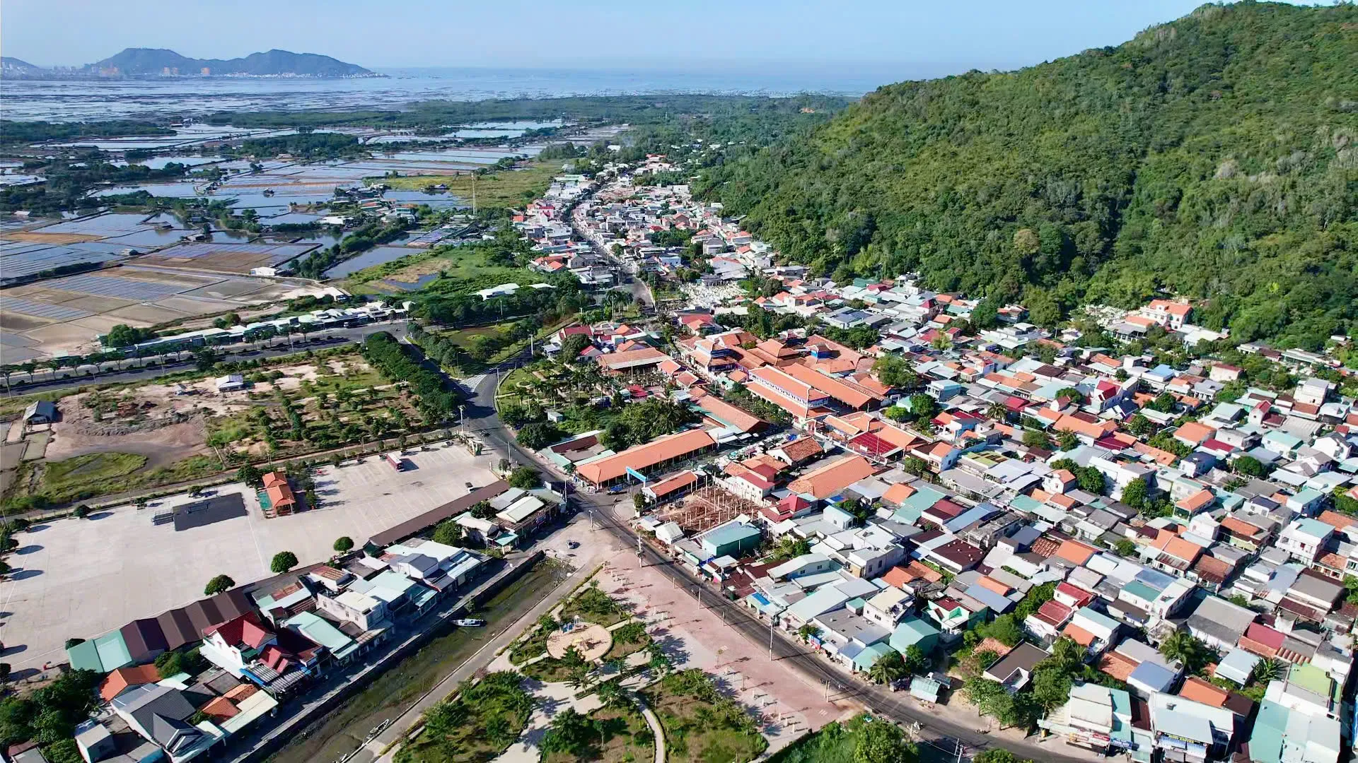 Trải nghiệm ở vùng đất đậm chất miền Tây Nam bộ ở TPHCM ảnh 1