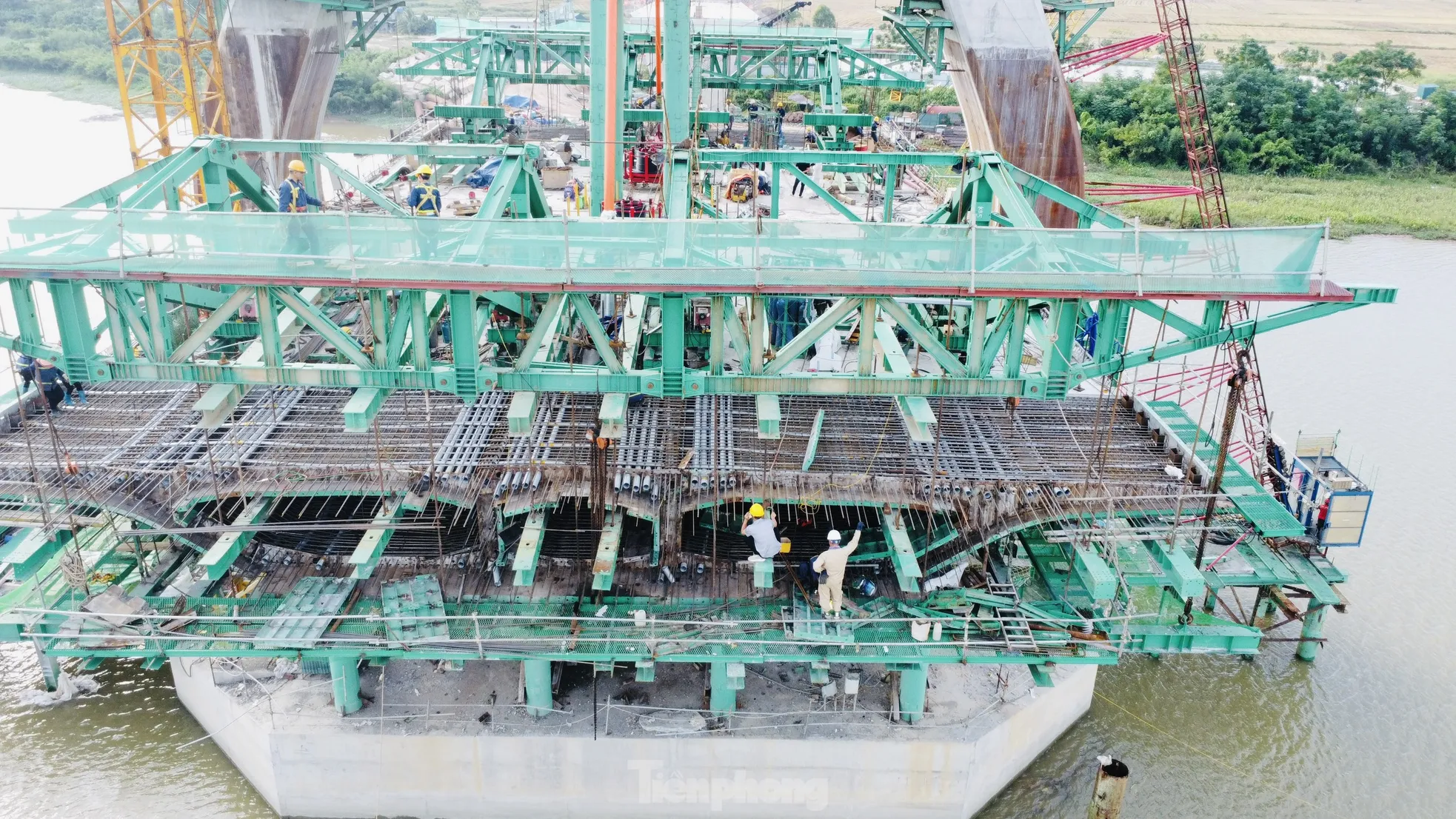 Cầu dây văng gần 1.500 tỷ nối Bắc Giang - Hải Dương sắp thành hình ảnh 6