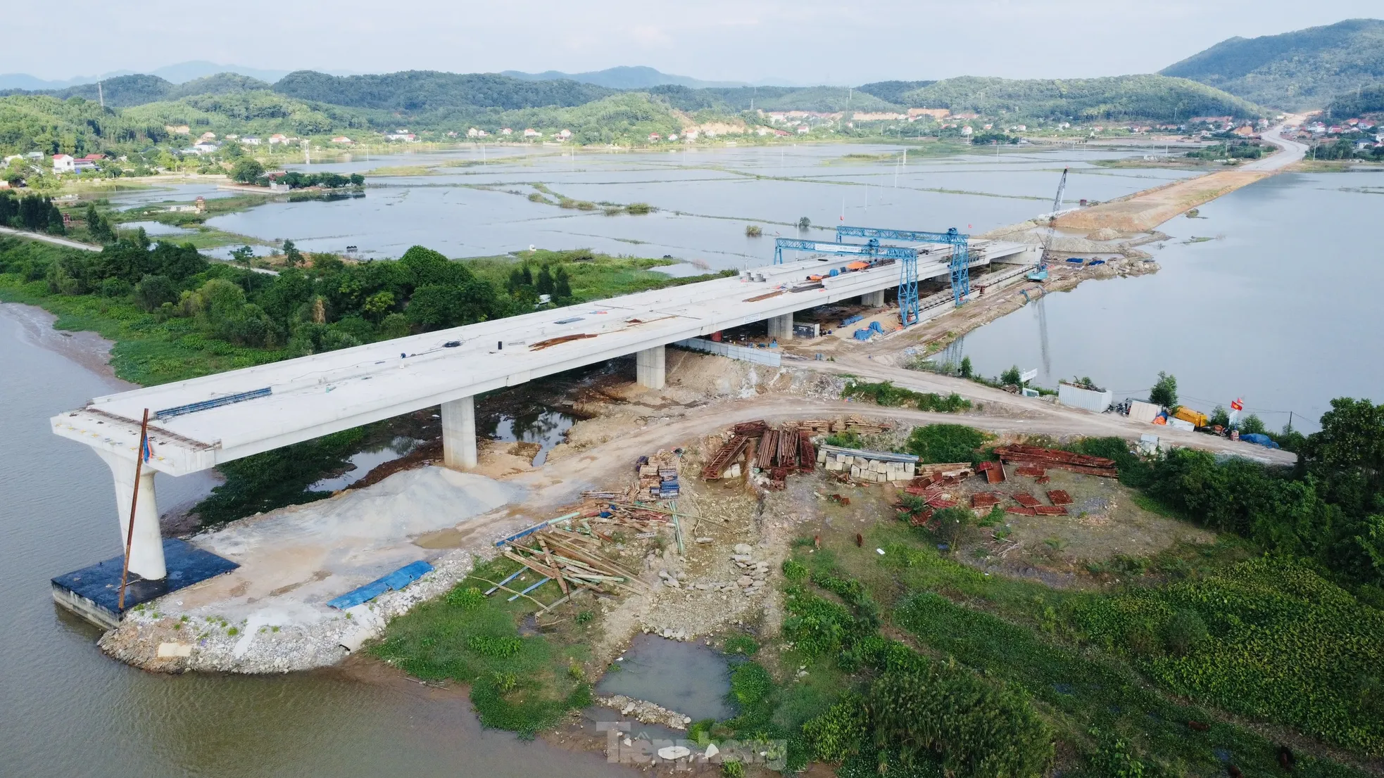 Cầu dây văng gần 1.500 tỷ nối Bắc Giang - Hải Dương sắp thành hình ảnh 9