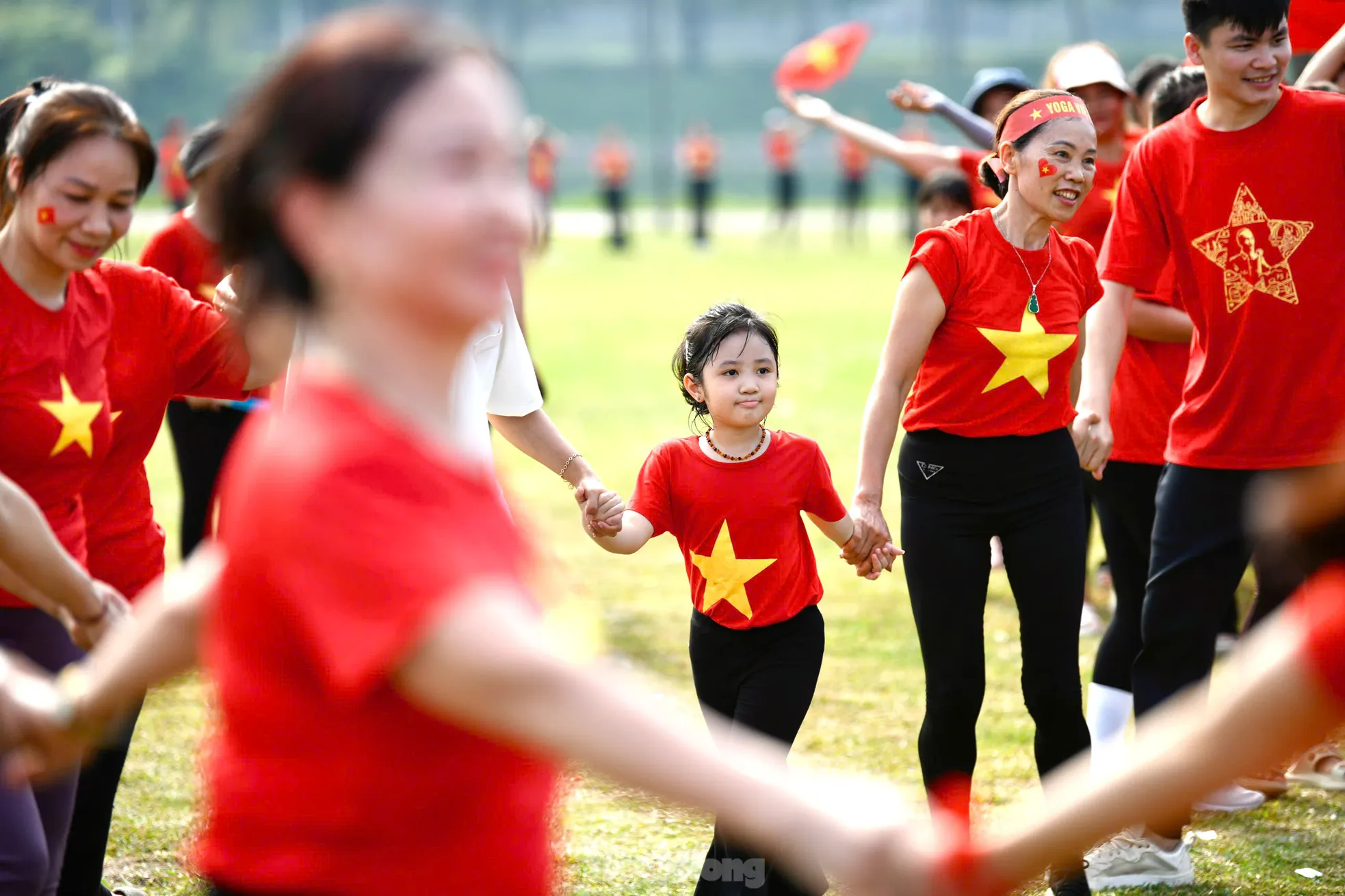 Gần 1.000 người xếp hình bản đồ Việt Nam chào mừng Ngày Quốc tế Yoga ảnh 10