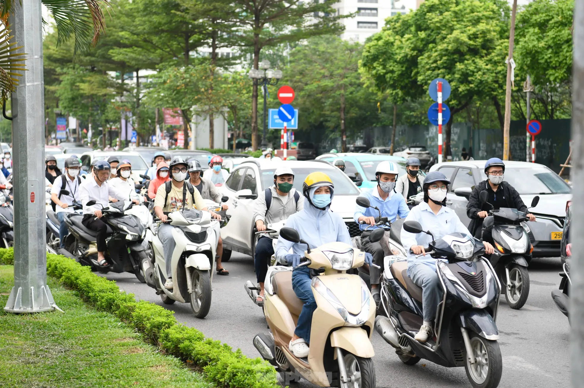 Hiện trạng tuyến đường gắn camera phạt nguội, thí điểm hệ thống giao thông thông minh ở Hà Nội ảnh 11