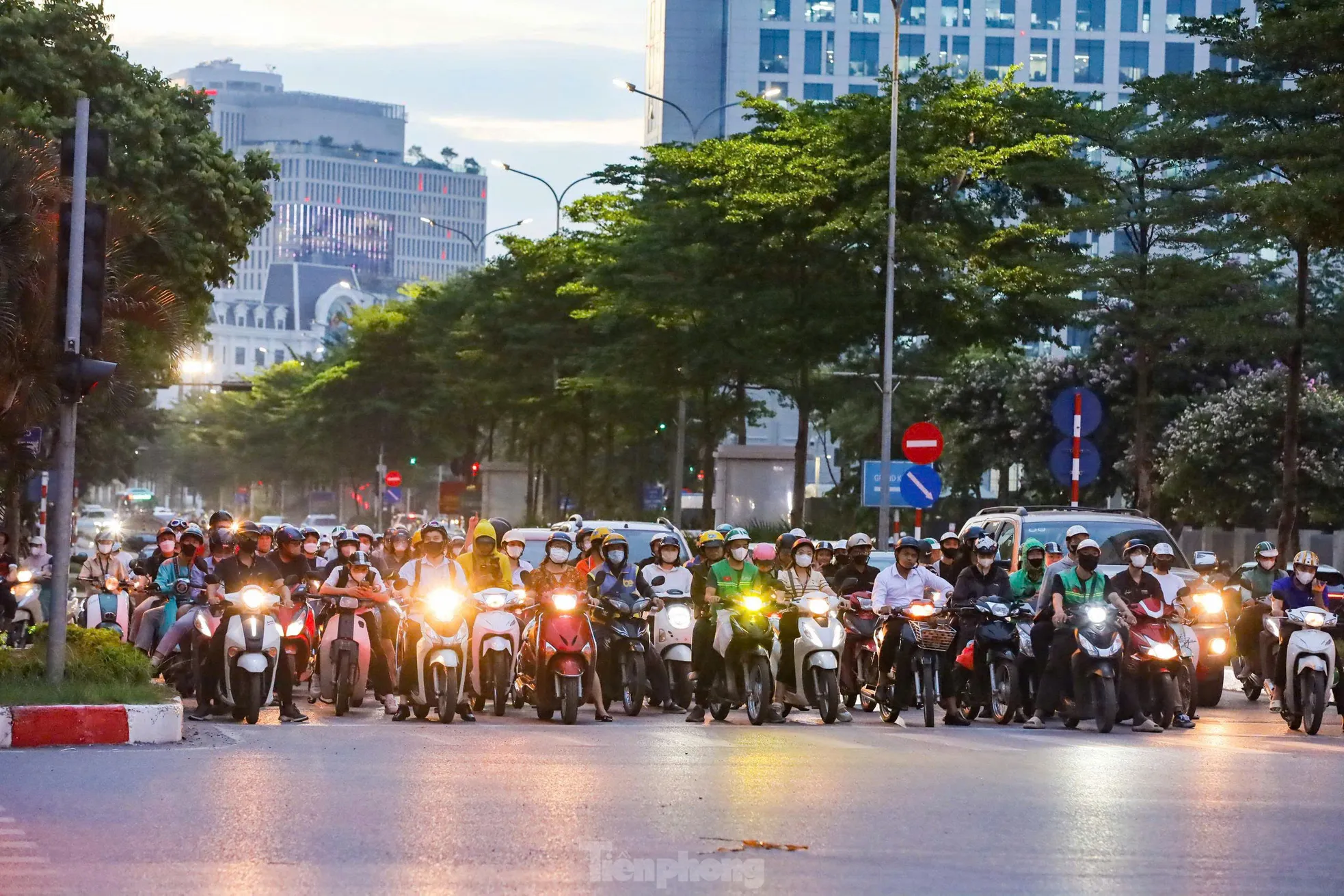 Hiện trạng tuyến đường gắn camera phạt nguội, thí điểm hệ thống giao thông thông minh ở Hà Nội ảnh 16