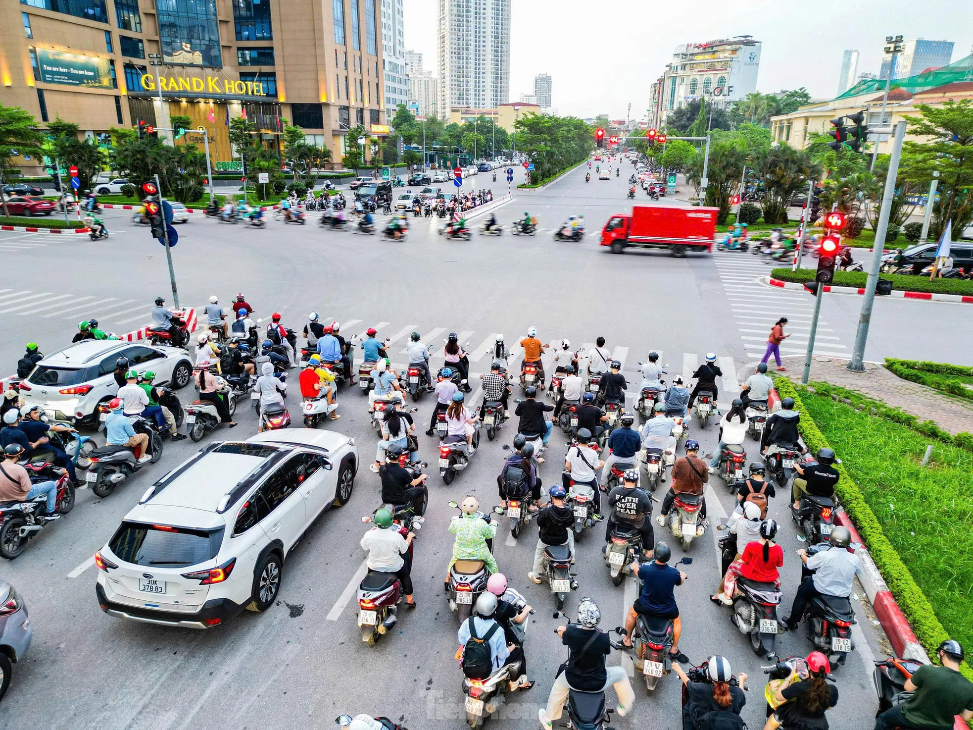 Hiện trạng tuyến đường gắn camera phạt nguội, thí điểm hệ thống giao thông thông minh ở Hà Nội ảnh 7