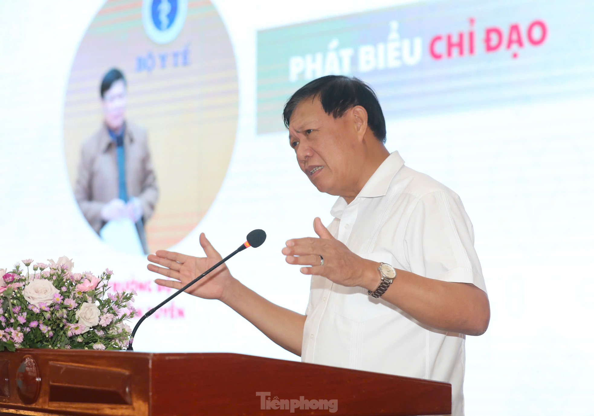 Thứ trưởng Bộ Y tế Đỗ Xuân Tuyên: 'Nhiều người nổi tiếng quảng cáo hàng gian, hàng giả, vừa rồi là kẹo rau đấy' ảnh 1