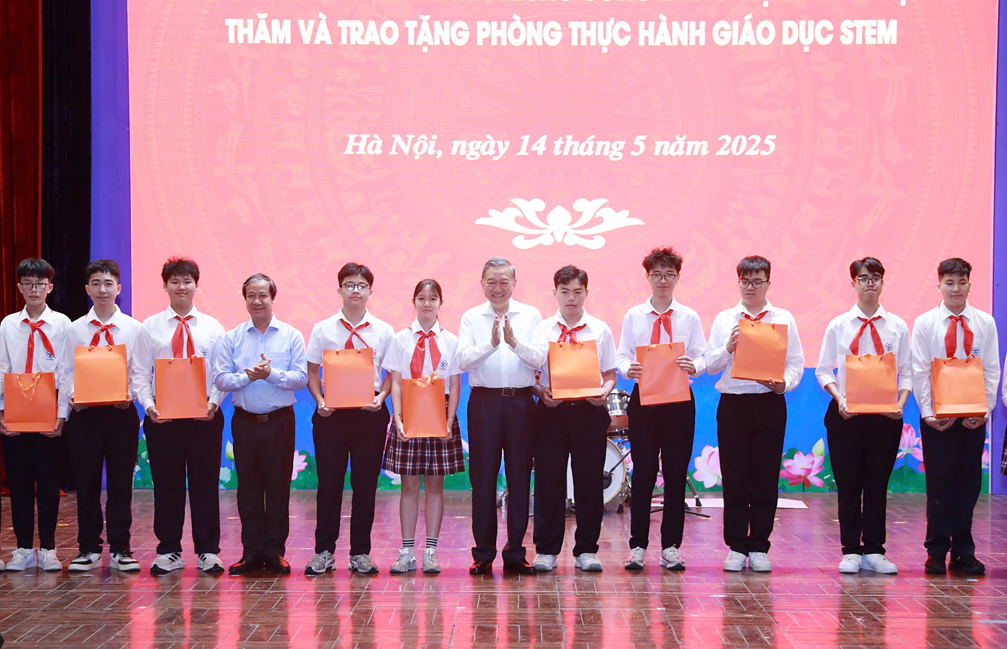 Tổng Bí thư: Xây dựng nền giáo dục mới để có thế hệ trẻ xuất sắc về trí tuệ, vượt trội về thể chất ảnh 4
