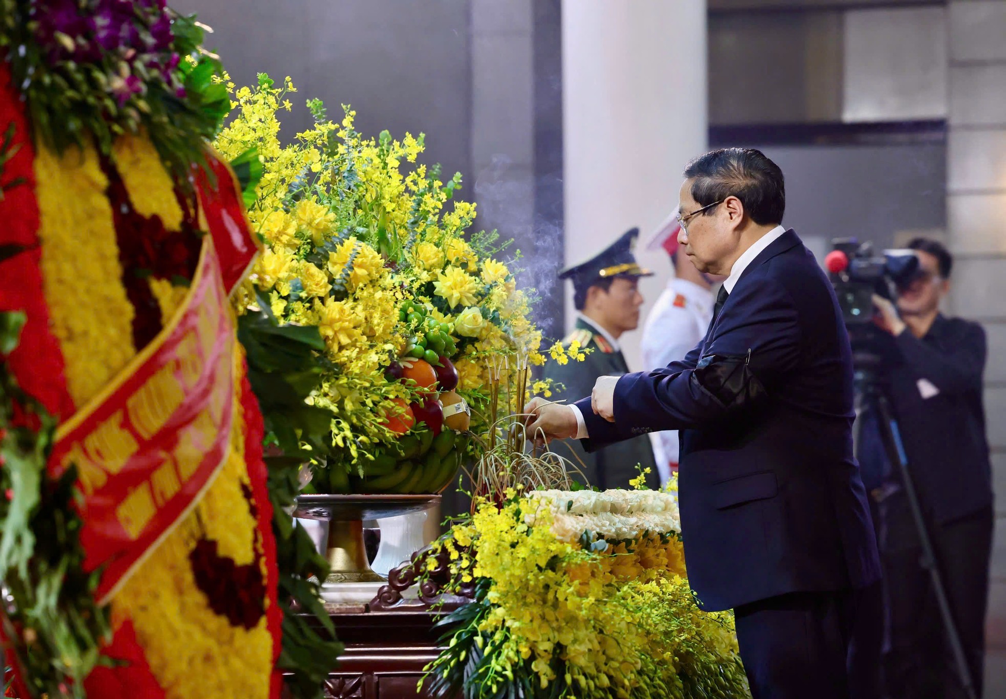 Lãnh đạo Đảng, Nhà nước viếng nguyên Chủ tịch nước Trần Đức Lương ảnh 8
