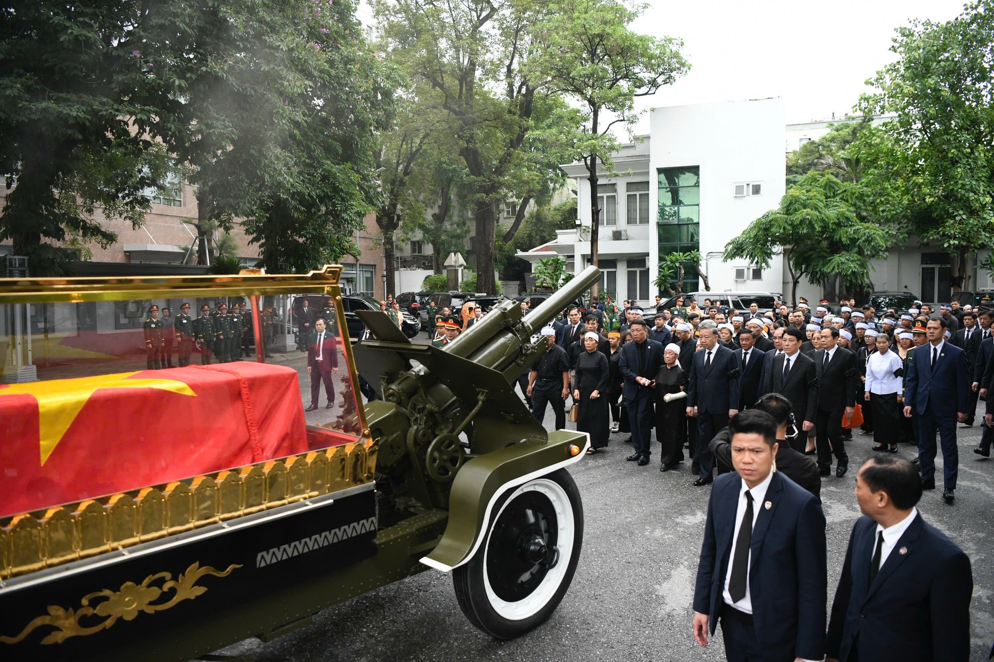 Toàn cảnh lễ truy điệu, tiễn đưa nguyên Chủ tịch nước Trần Đức Lương ảnh 15