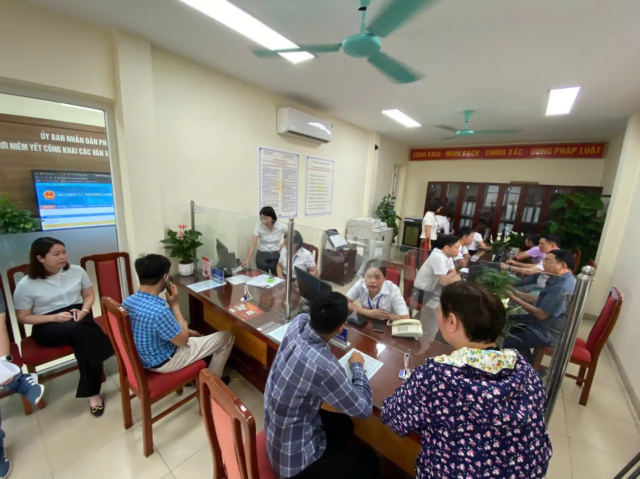 Vận hành thử phường sau sáp nhập ở Hà Nội: Đảm bảo phục vụ nhân dân tốt nhất ảnh 10