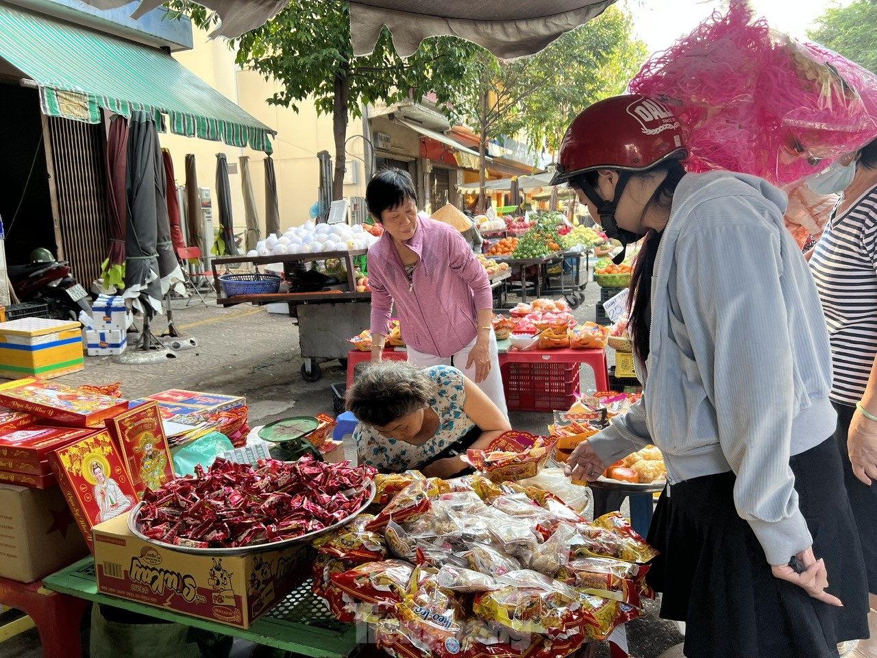 'Phương tiện' đưa ông Táo về trời đắt khách, mua không cần trả giá ảnh 13