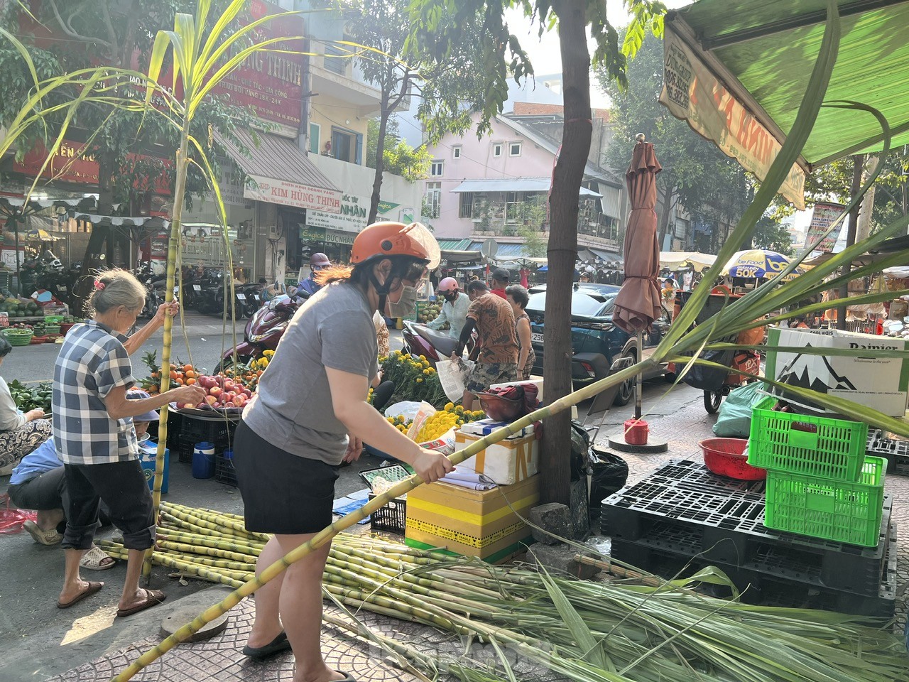 'Phương tiện' đưa ông Táo về trời đắt khách, mua không cần trả giá ảnh 1