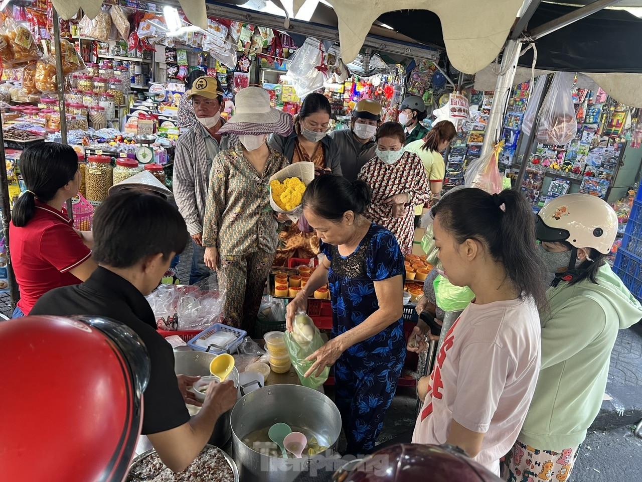 'Phương tiện' đưa ông Táo về trời đắt khách, mua không cần trả giá ảnh 9