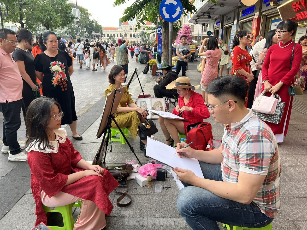 Gặp những người mà 'Tết chỉ đơn giản là cơ hội để kiếm thêm thu nhập' ảnh 10