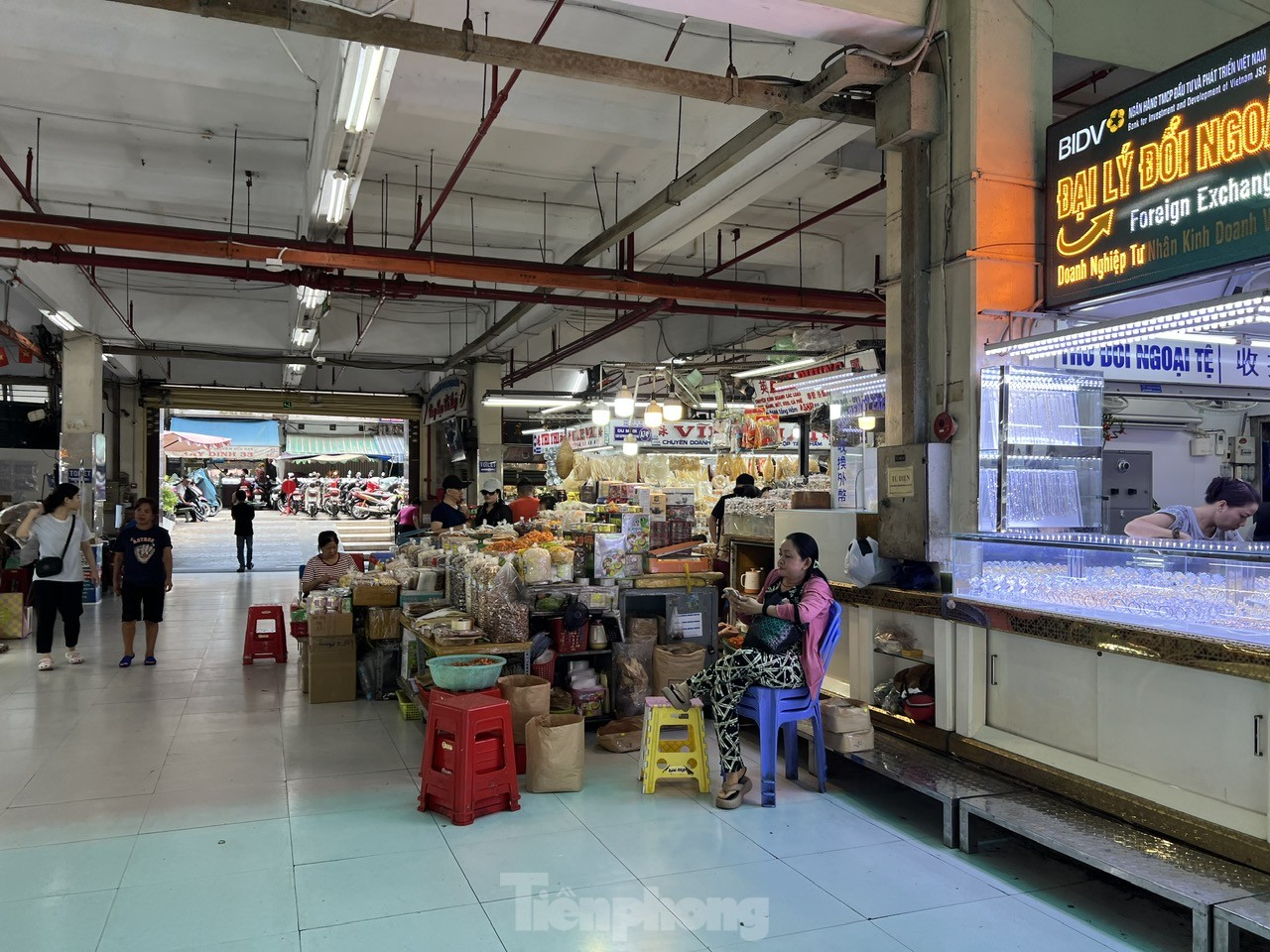 Cảnh đìu hiu tại những 'thiên đường mua sắm' ở TPHCM ảnh 17