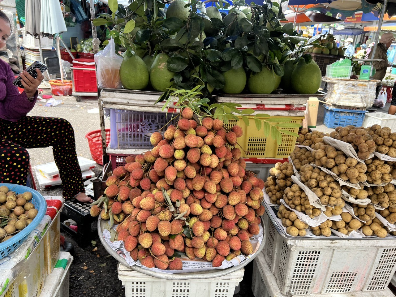 Vải thiều vào vụ, giá rẻ bất ngờ ảnh 13