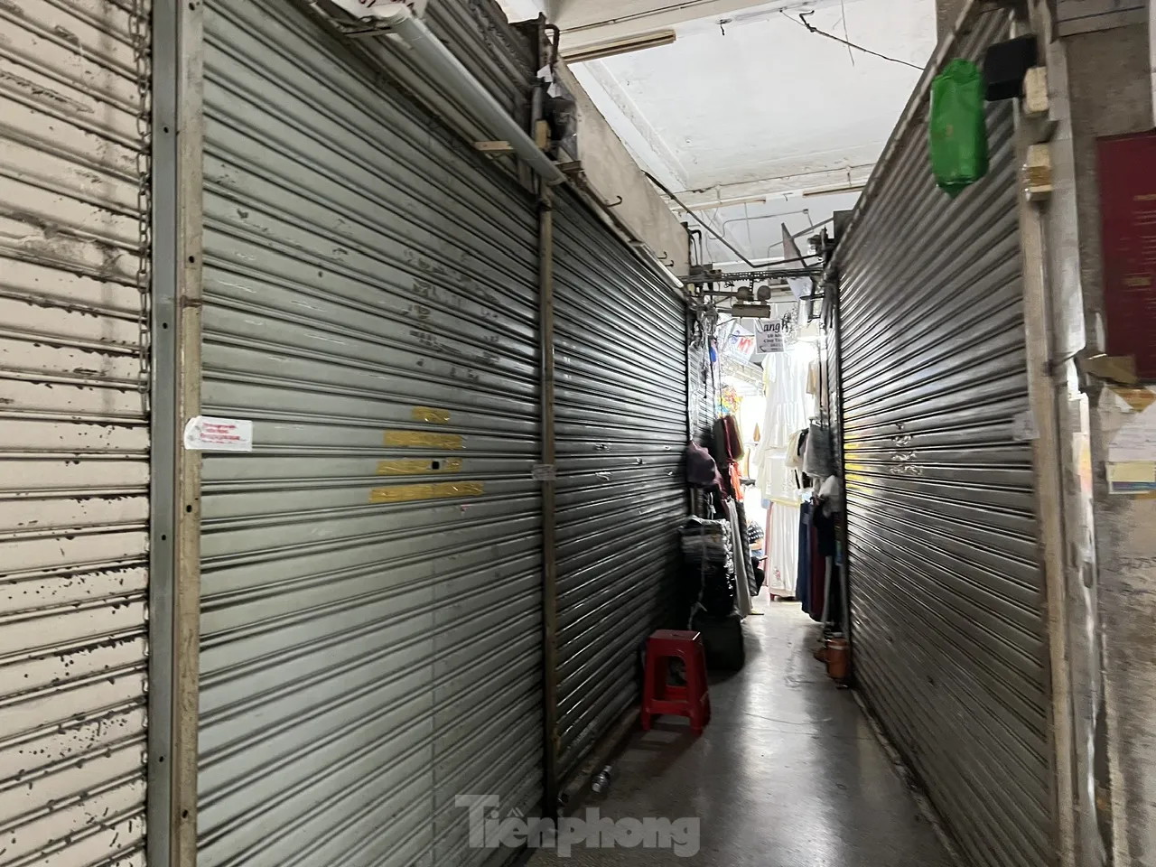 Cảnh chưa từng thấy tại những 'thiên đường mua sắm' ở TPHCM ảnh 14