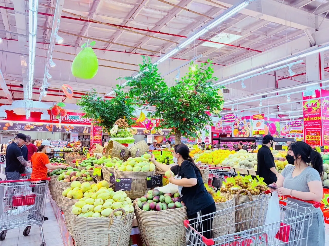 Nỗi lo của bà nội trợ: Hàng hóa tăng giá nhưng ‘không thể không mua’ ảnh 4