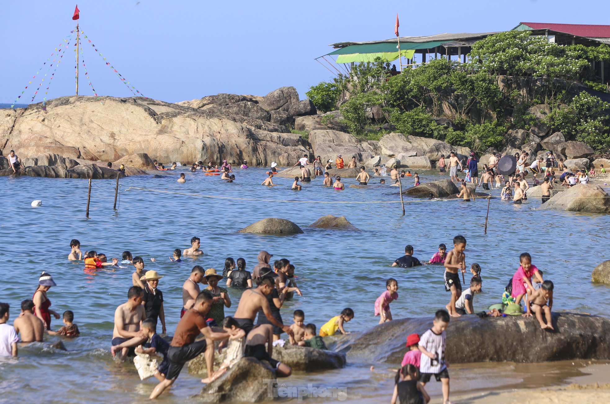 Bãi tắm hoang sơ, nước biển xanh ngắt ở ‘thiên đường' du lịch Hà Tĩnh ảnh 5