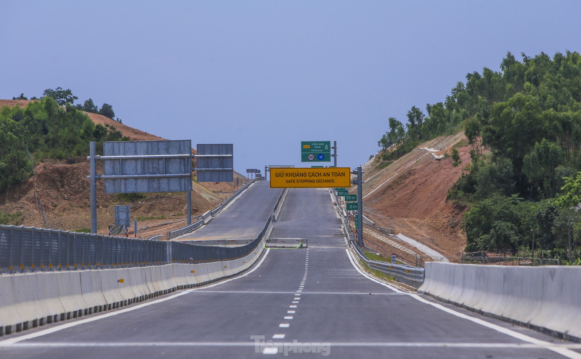 Bay trên cây cầu nghìn tỷ dài nhất tuyến cao tốc Bắc Nam qua Quảng Bình ảnh 3