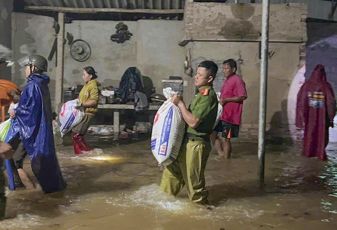 Toàn cảnh trận lũ bất thường ở Hà Tĩnh ảnh 9