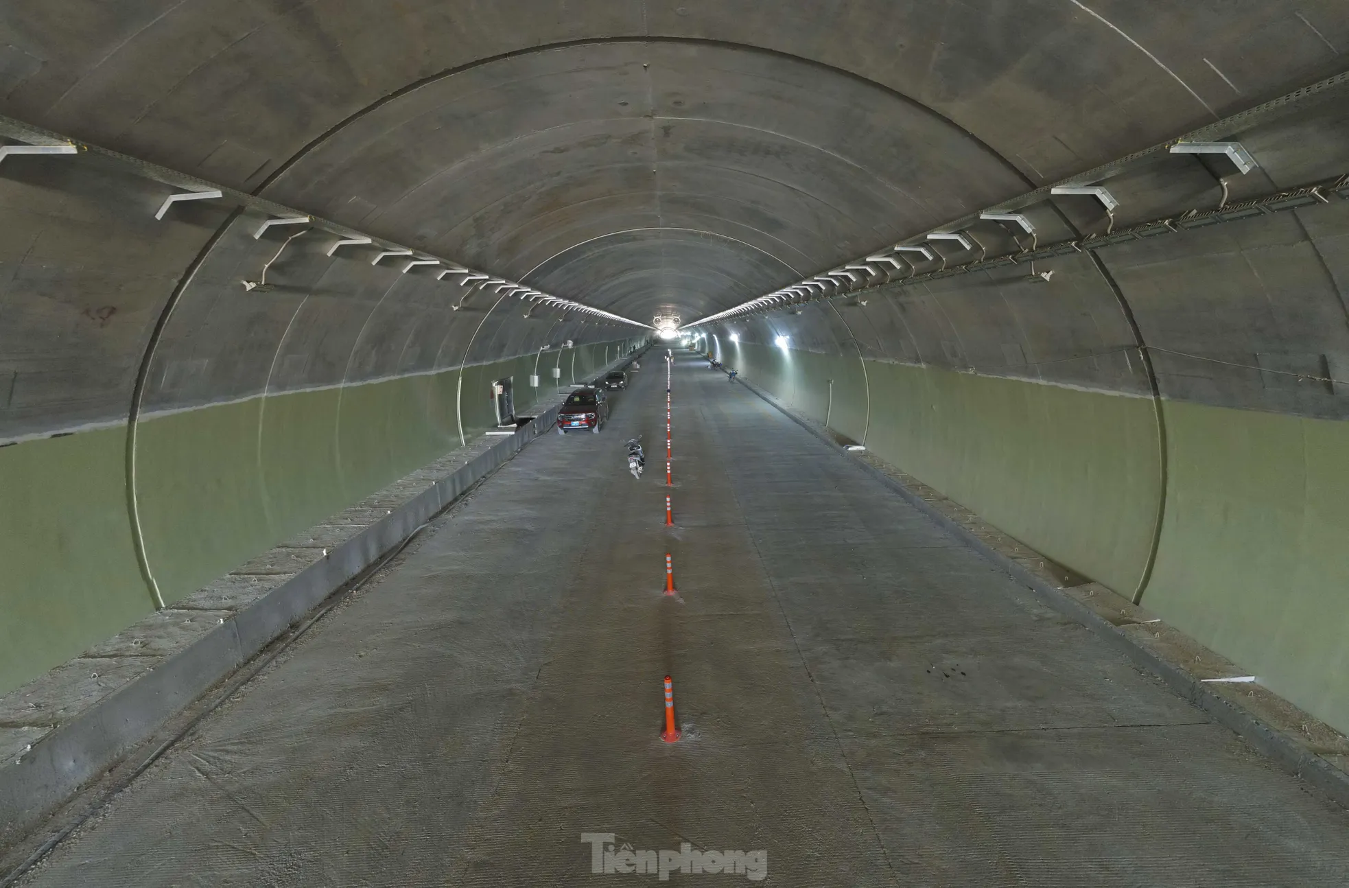 Bỏng rát nắng nóng trên công trường cao tốc Vũng Áng - Bùng ảnh 18