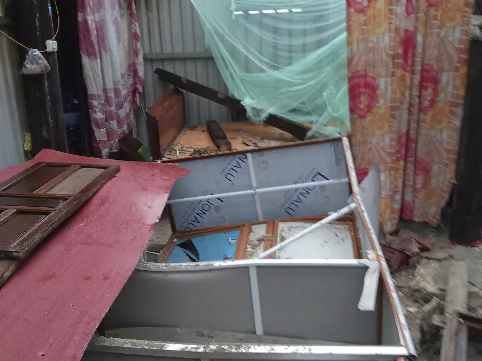 Lốc xoáy làm tốc mái gần 30 nhà dân ở Hà Tĩnh ảnh 6