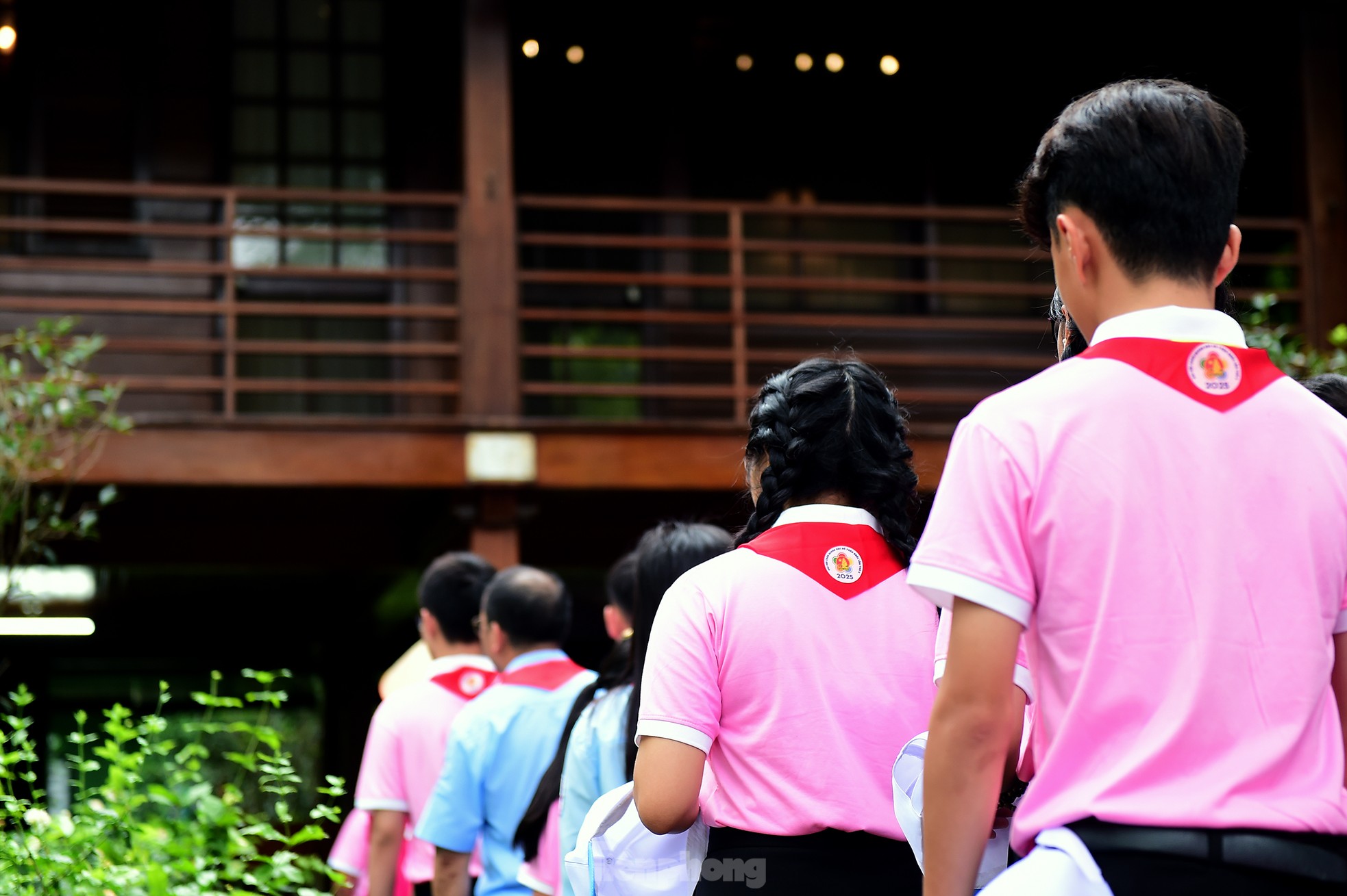 Đại biểu Cháu ngoan Bác Hồ thăm ‘địa chỉ đỏ’ đặc biệt tại Thủ đô Hà Nội ảnh 10