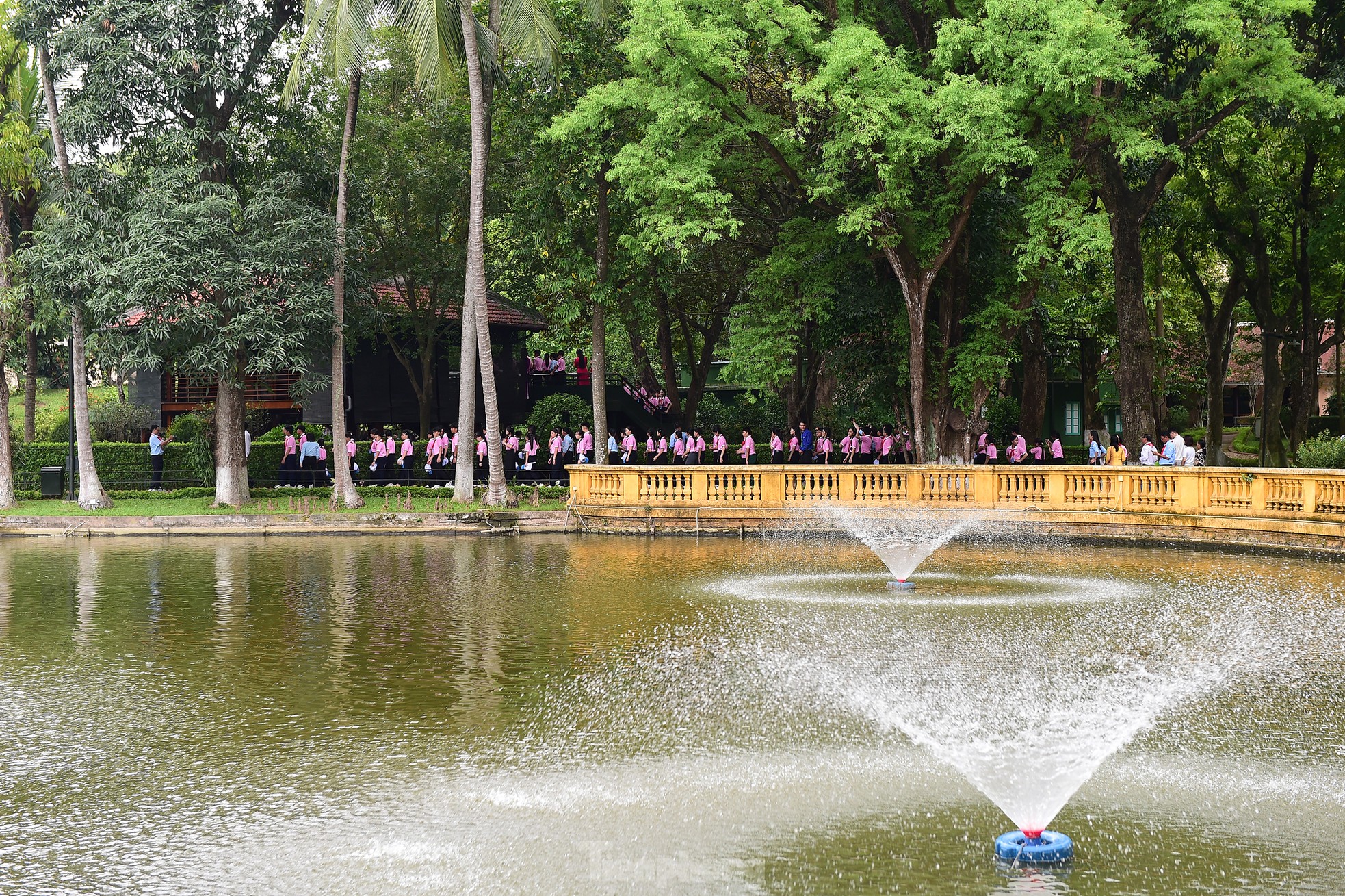 Đại biểu Cháu ngoan Bác Hồ thăm ‘địa chỉ đỏ’ đặc biệt tại Thủ đô Hà Nội ảnh 8