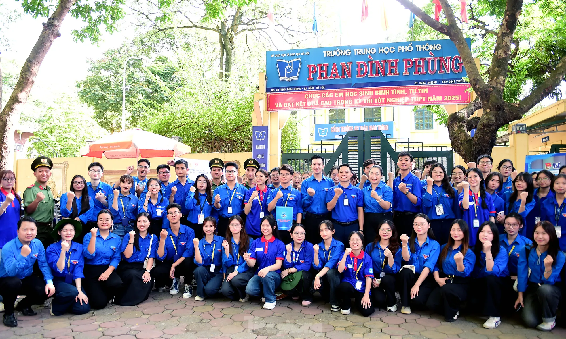 Tiếp sức mùa thi trên ‘con đường đẹp nhất Hà Nội’ ảnh 5
