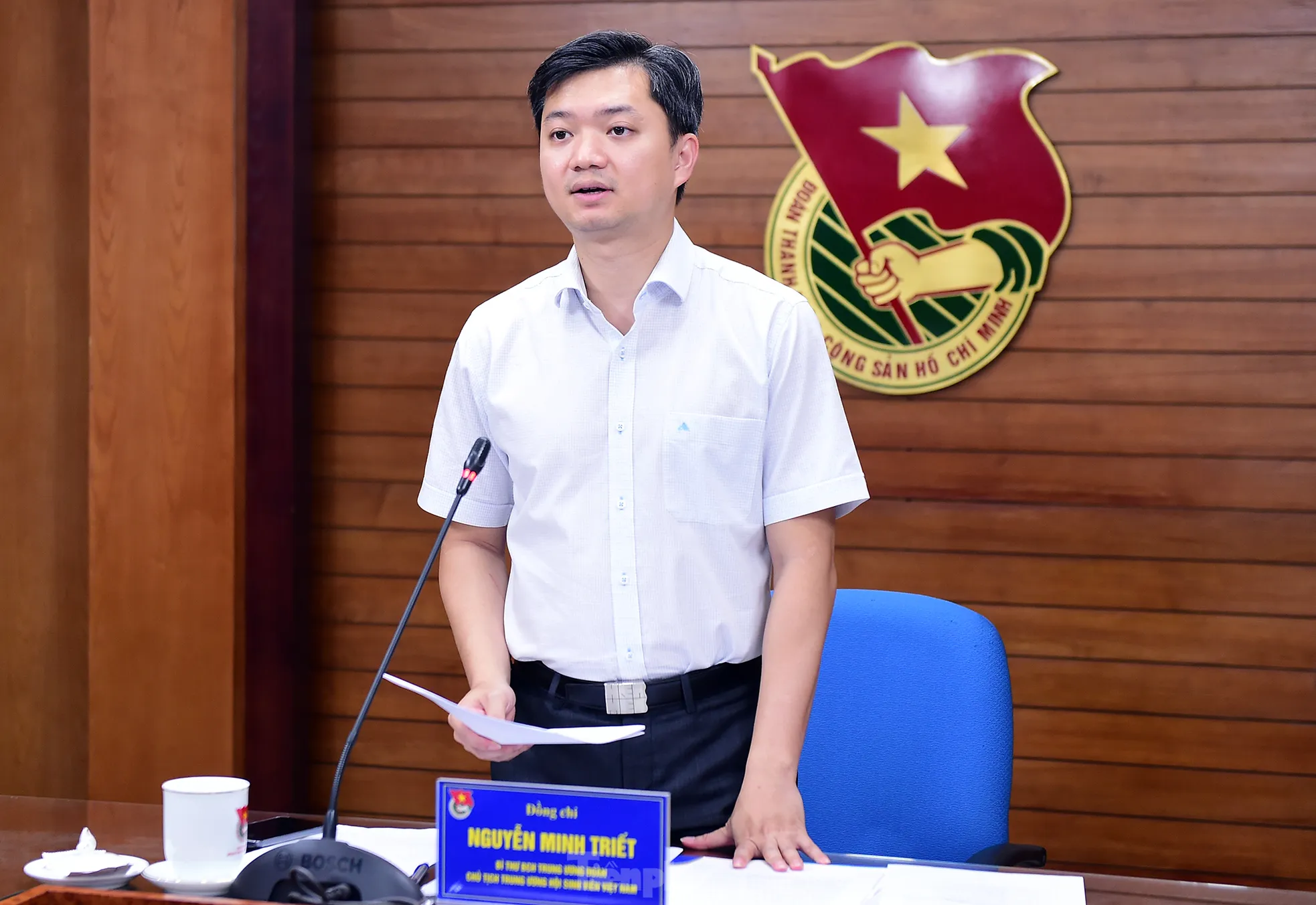 'Áo xanh' khí thế ra quân hỗ trợ người dân thực hiện dịch vụ hành chính công ảnh 15