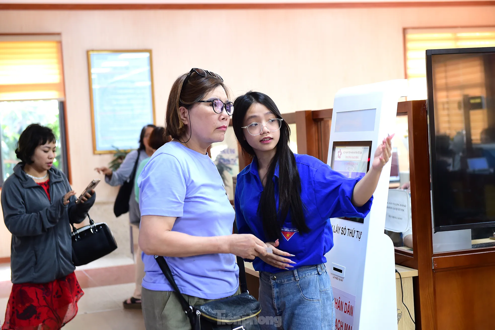 Thanh niên tình nguyện dồn sức hỗ trợ vận hành chính quyền 2 cấp ở xã, phường, đặc khu ảnh 5