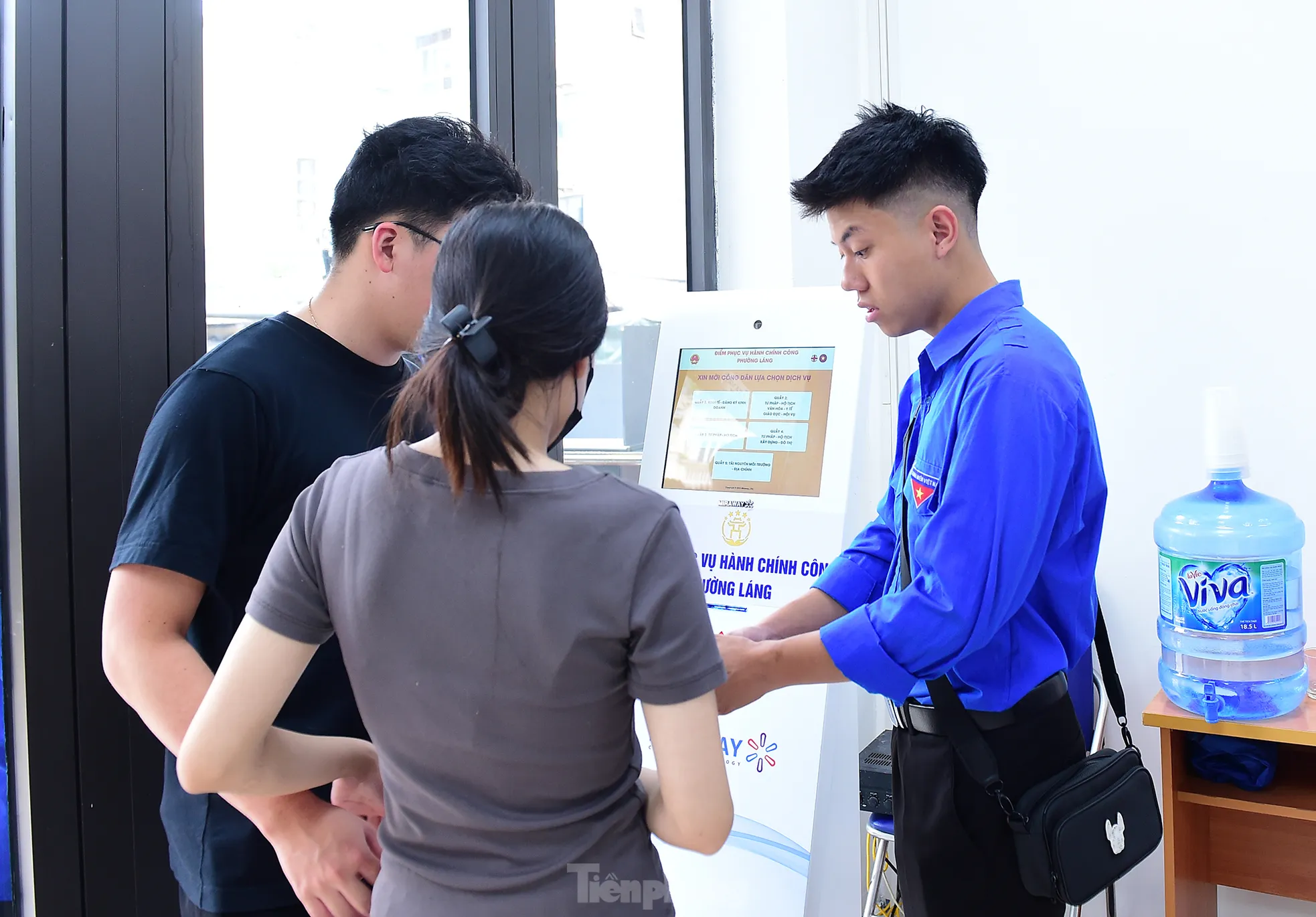 Thanh niên tình nguyện dồn sức hỗ trợ vận hành chính quyền 2 cấp ở xã, phường, đặc khu ảnh 7