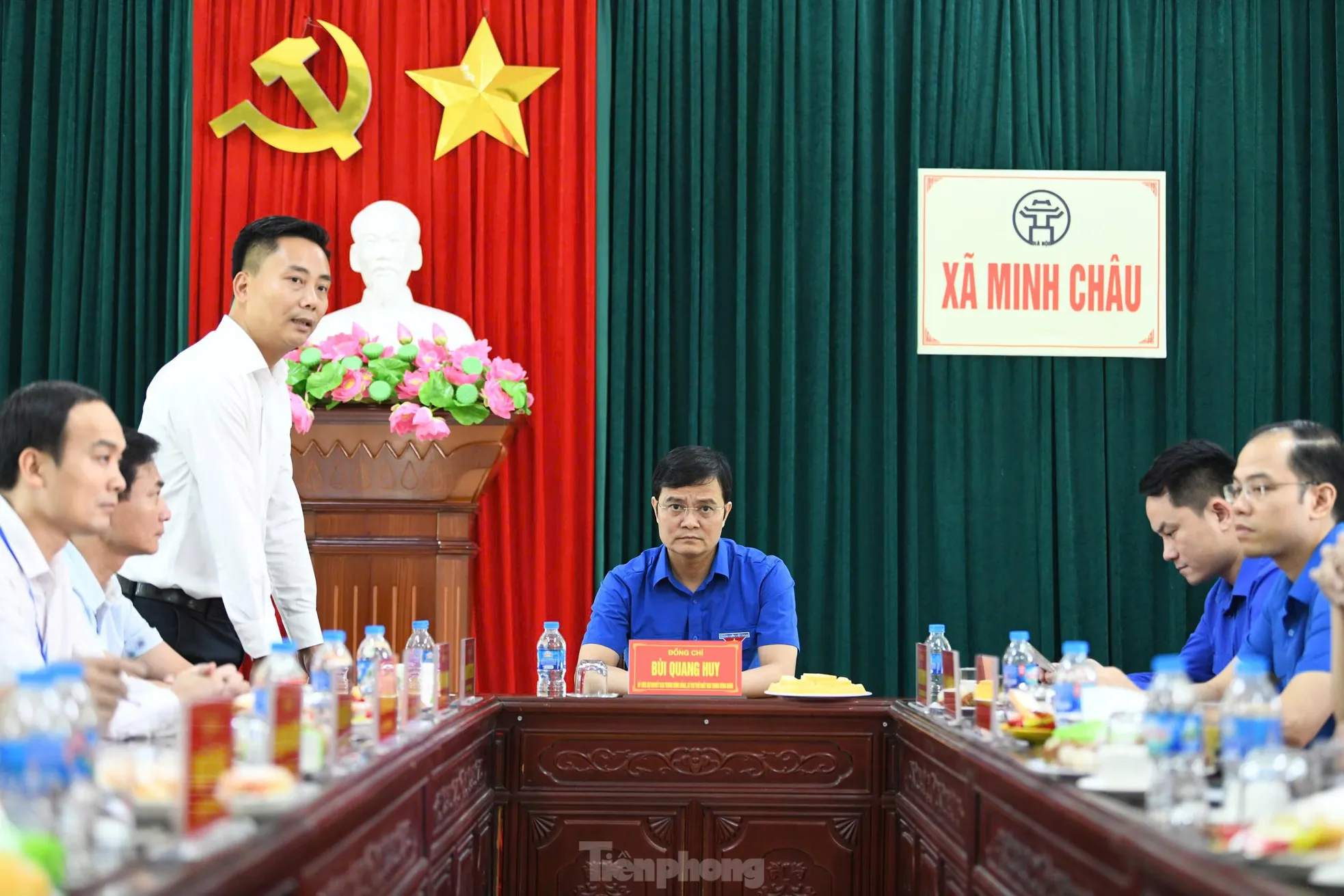 Ban Bí thư Trung ương Đoàn thăm, tặng quà đội hình tình nguyện hỗ trợ vận hành chính quyền hai cấp ảnh 4