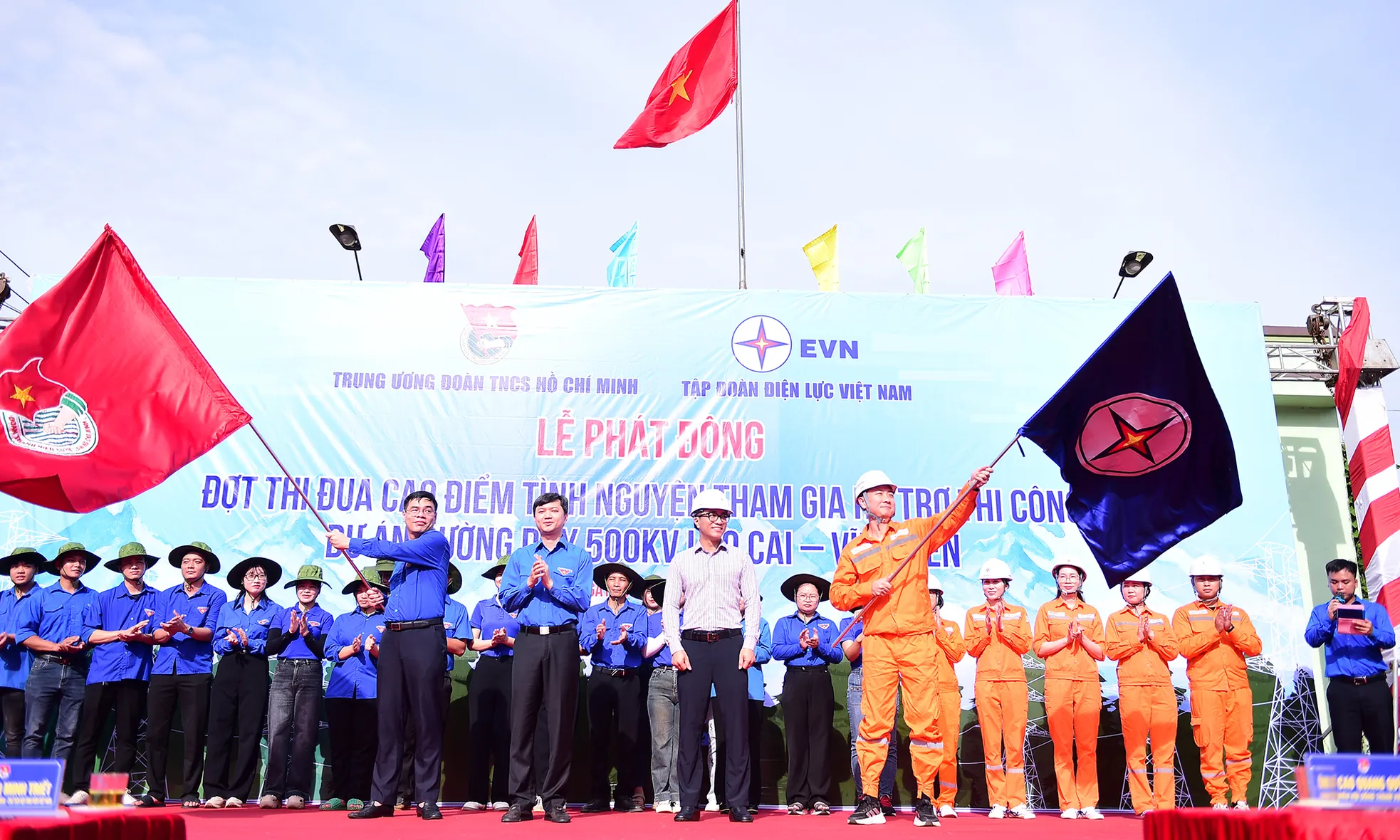 'Áo xanh' Lào Cai cùng lúc thực hiện hỗ trợ hai việc lớn, quan trọng ảnh 14