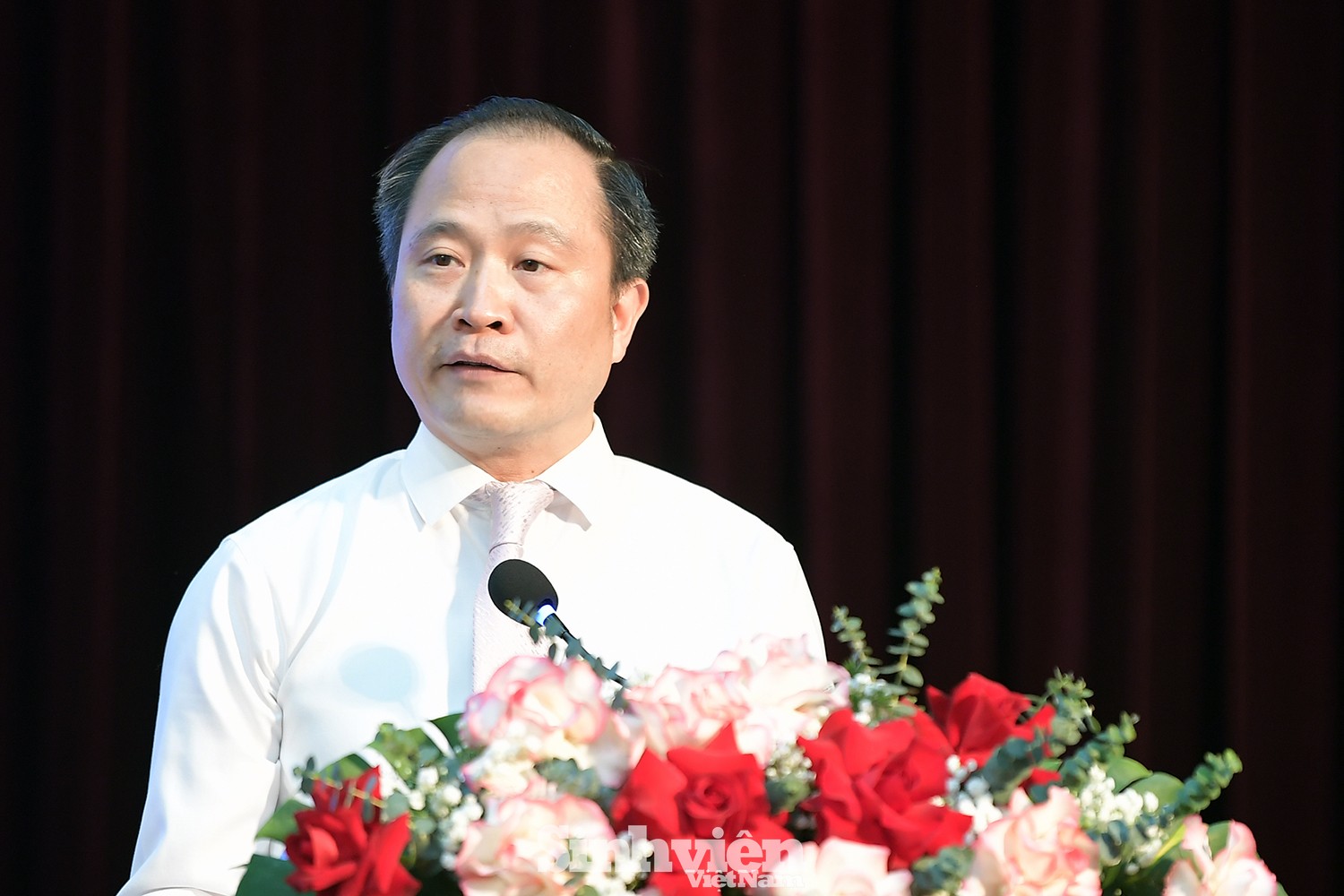 Sinh viên UEB nghe tỷ phú Johnathan Hạnh Nguyễn kể chuyện đời, chuyện nghề và truyền lửa khởi nghiệp ảnh 3