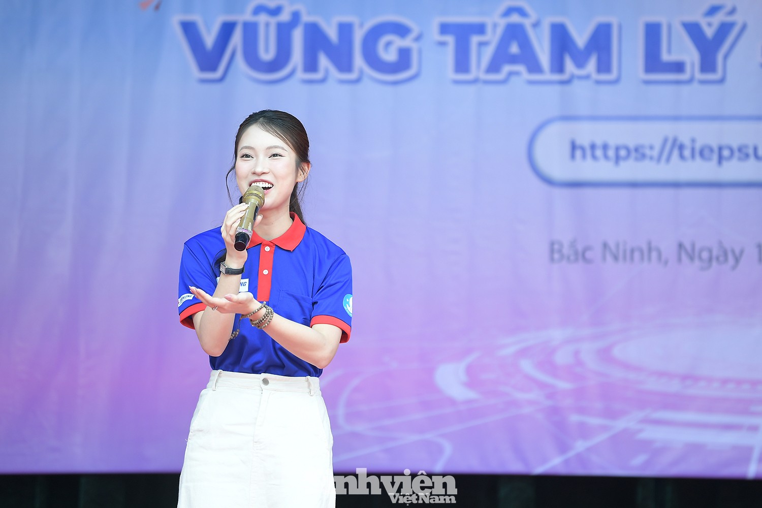 MC Khánh Vy ‘Tiếp sức mùa thi’ tại Bắc Ninh: Thi thử điểm thấp không phải là thất bại ảnh 5