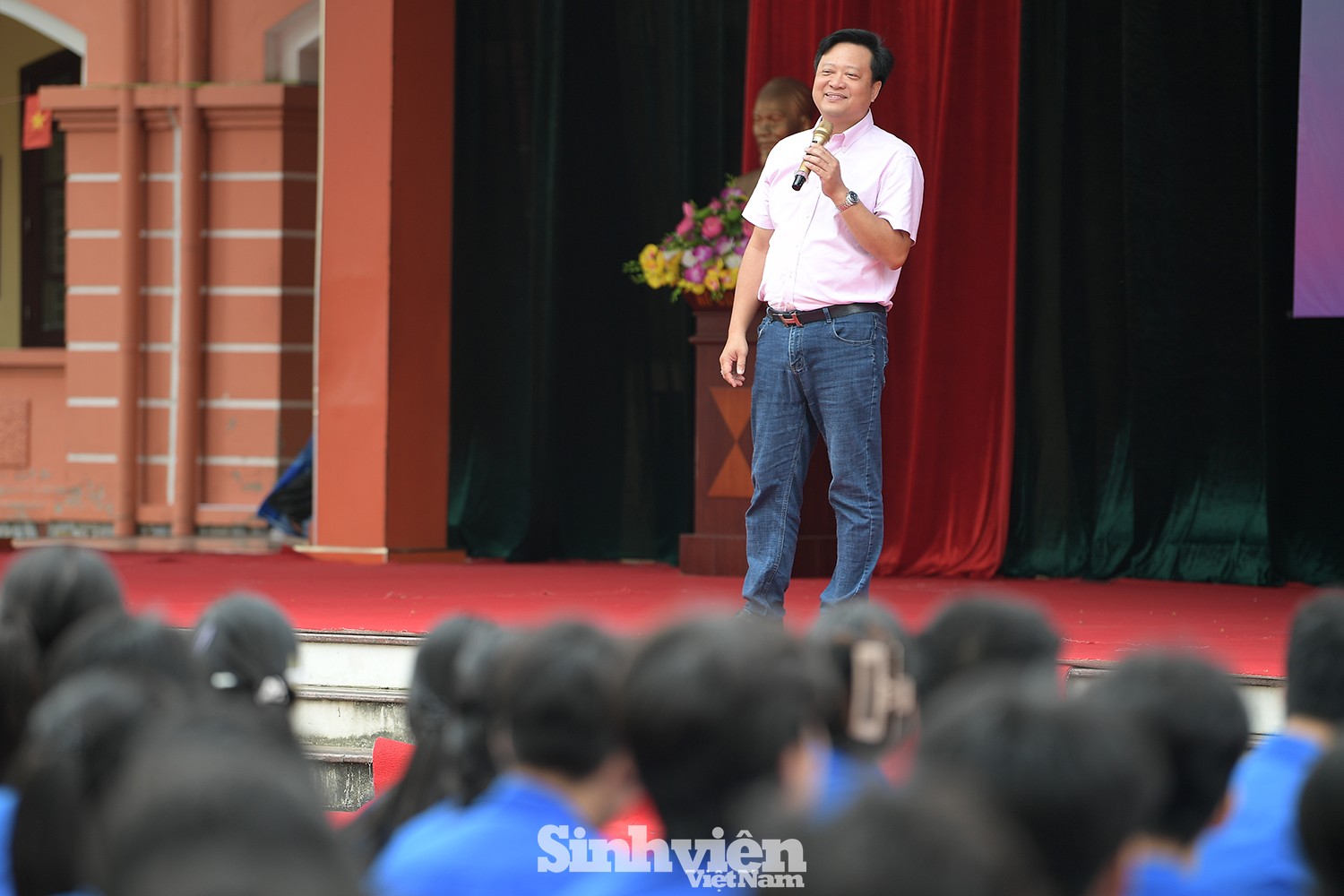PGS. TS Phạm Mạnh Hà ‘bắt sóng’ nỗi lo mùa thi cùng học sinh THPT Bắc Ninh ảnh 3