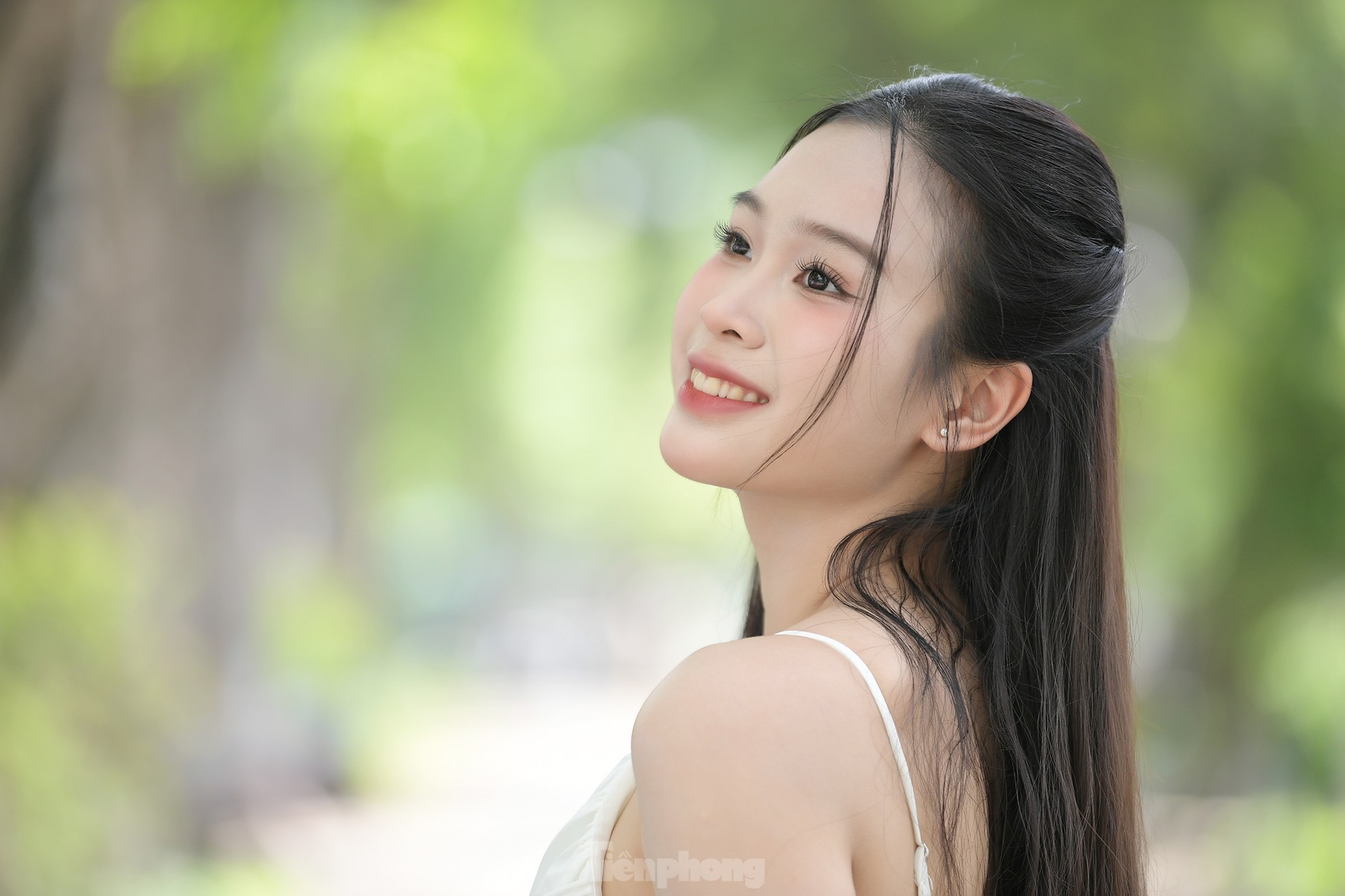 Người đẹp Tuyên Quang muốn dự đoán mình đăng quang Hoa hậu Việt Nam ảnh 1
