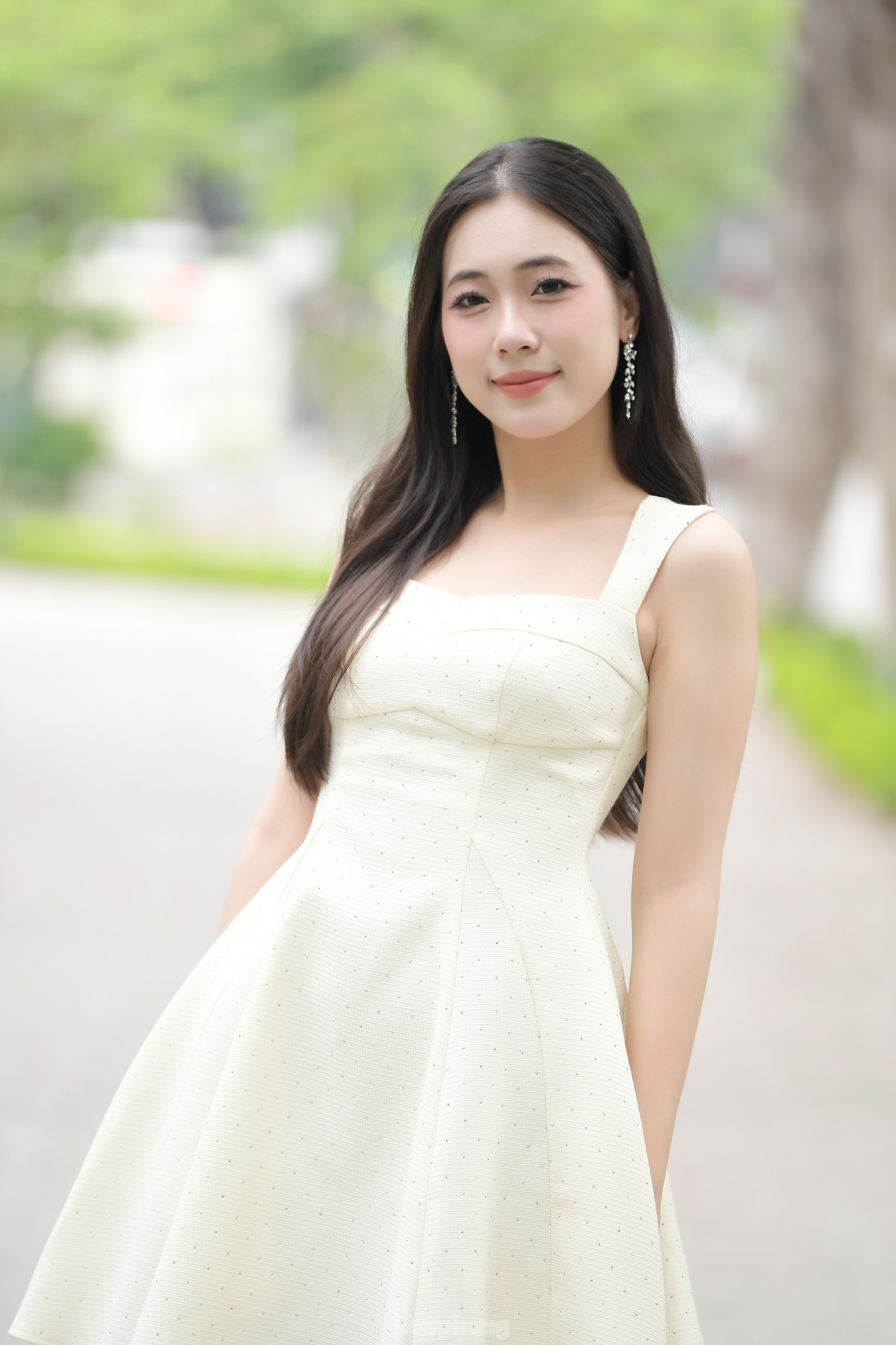 Cô gái Hà Nội ở Hoa hậu Việt Nam: 'Chứng chỉ IELTS 7.0 không nói lên điều gì’ ảnh 2