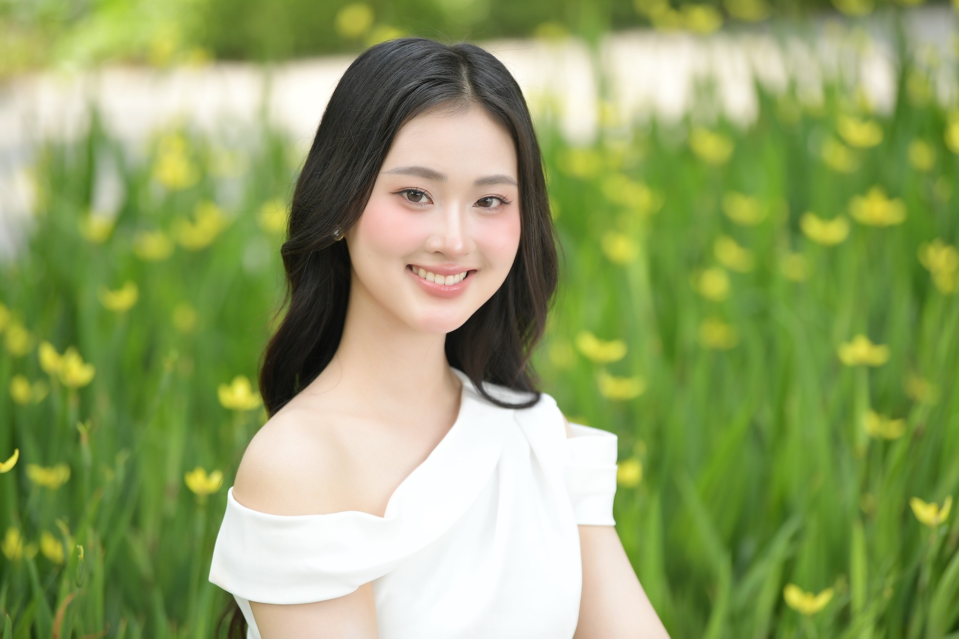 Nữ sinh Đại học Ngoại thương vui vì được khen giống Á hậu Phương Nhi ảnh 1