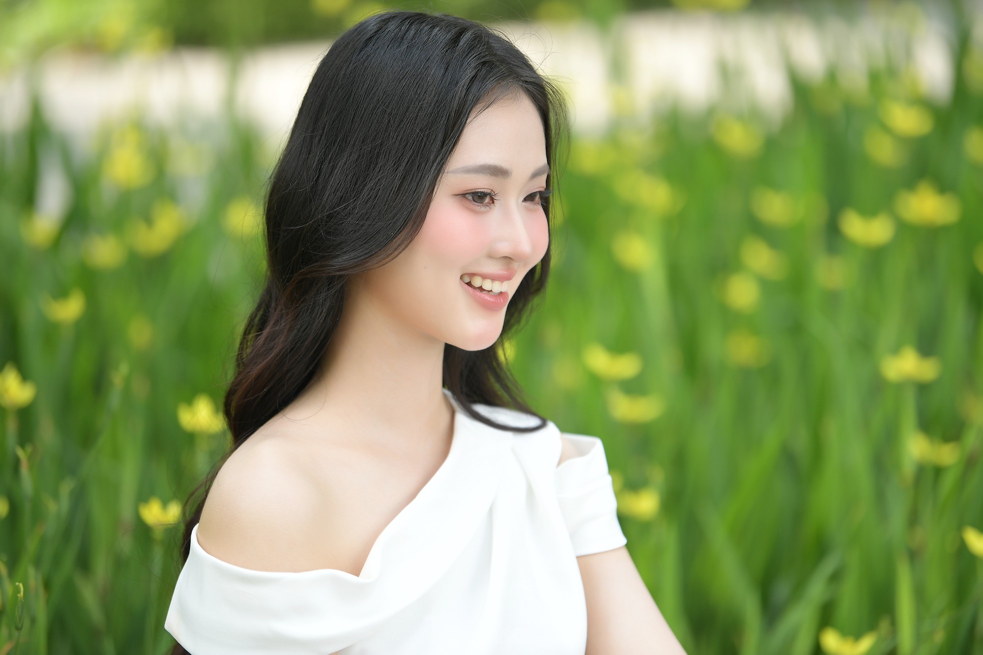 Nữ sinh Đại học Ngoại thương vui vì được khen giống Á hậu Phương Nhi ảnh 2