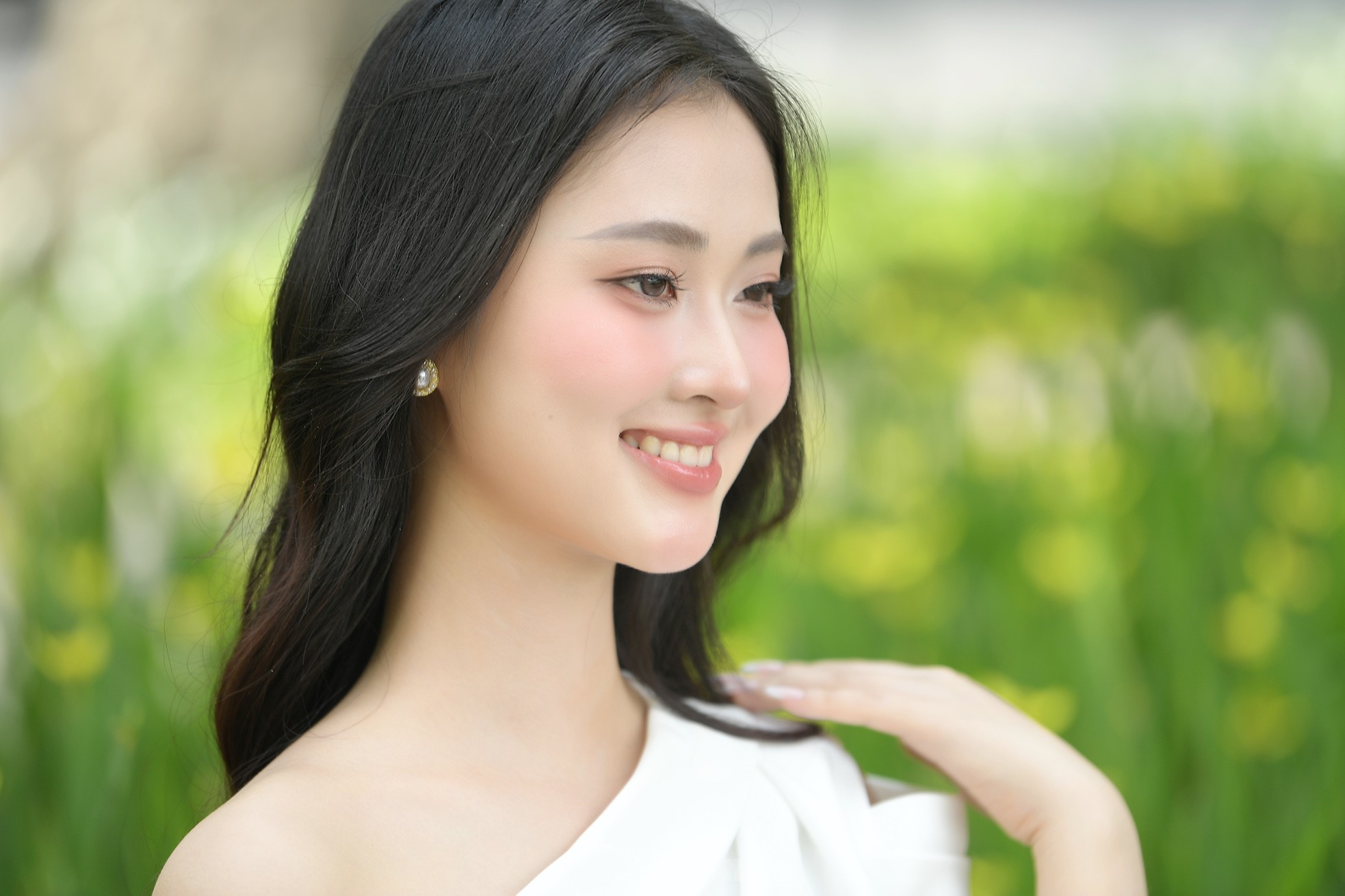 Nữ sinh Đại học Ngoại thương vui vì được khen giống Á hậu Phương Nhi ảnh 5
