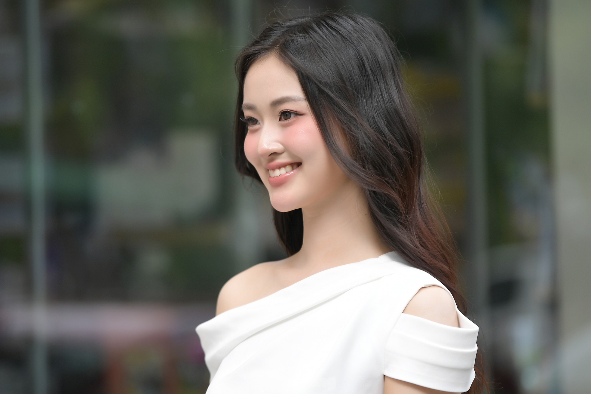 Nữ sinh Đại học Ngoại thương vui vì được khen giống Á hậu Phương Nhi ảnh 10