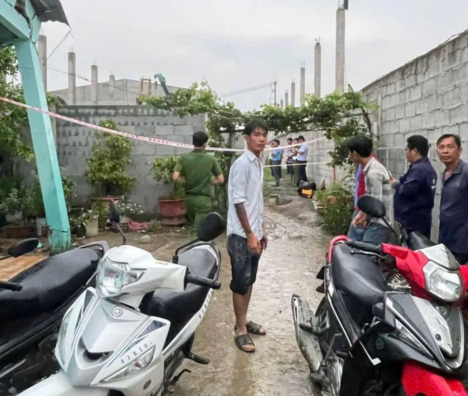 Mưa dông gây sập tường đè hai bà cháu tử vong ảnh 2