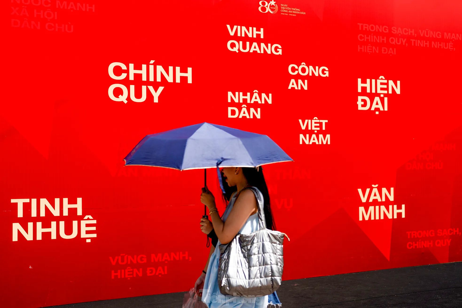 Giới trẻ trải nghiệm triển lãm đa giác quan ‘Bản hùng ca Công an nhân dân Việt Nam’ ảnh 3