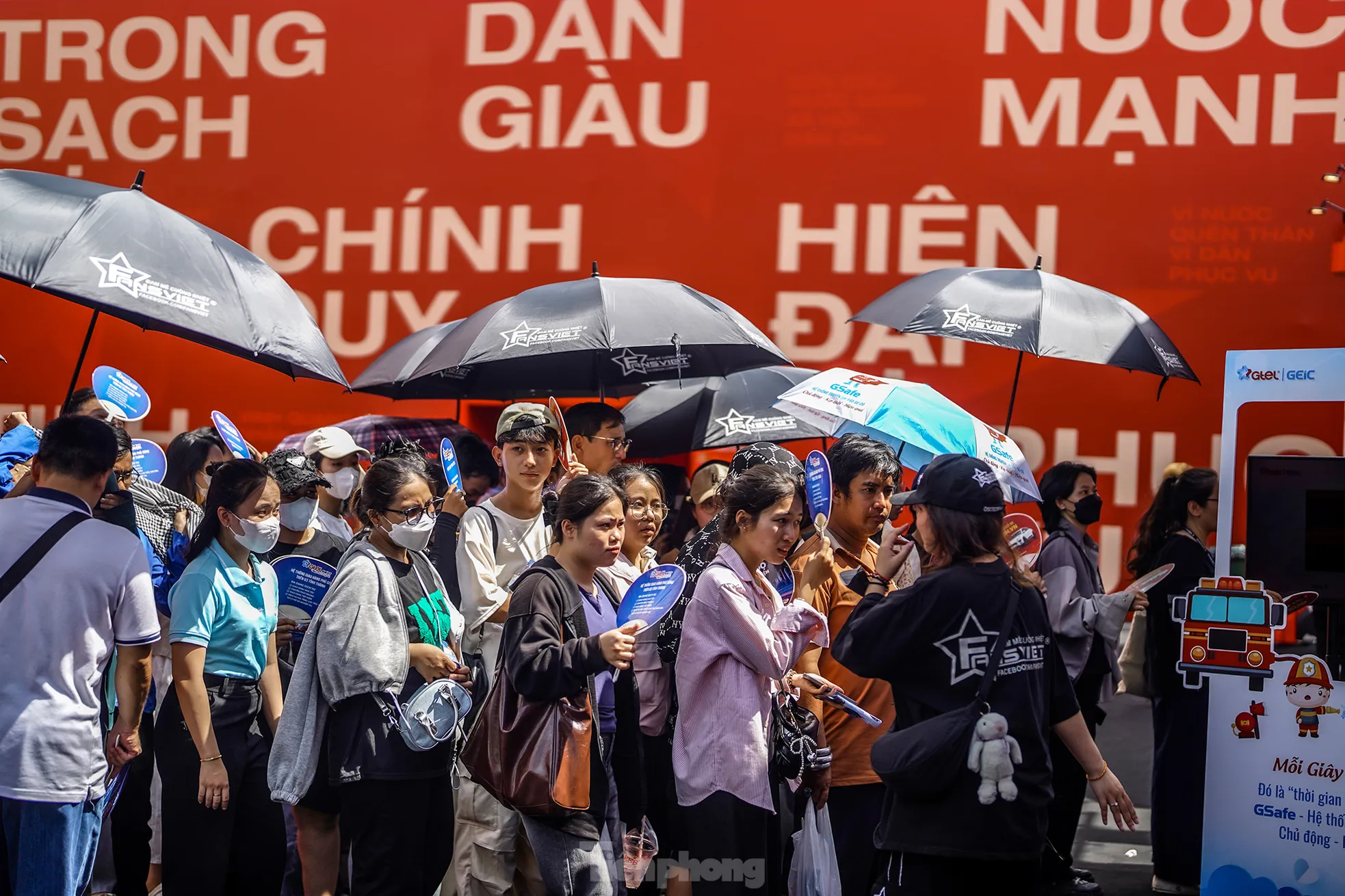Giới trẻ trải nghiệm triển lãm đa giác quan ‘Bản hùng ca Công an nhân dân Việt Nam’ ảnh 2