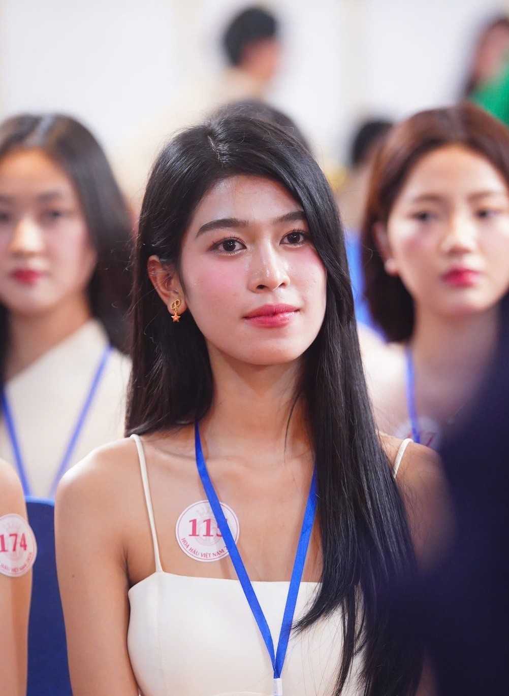 Cận nhan sắc cô gái 19 tuổi vào chung kết Hoa hậu Việt Nam ảnh 18