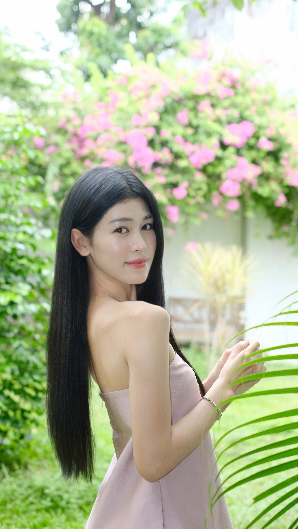 Cận nhan sắc cô gái 19 tuổi vào chung kết Hoa hậu Việt Nam ảnh 22