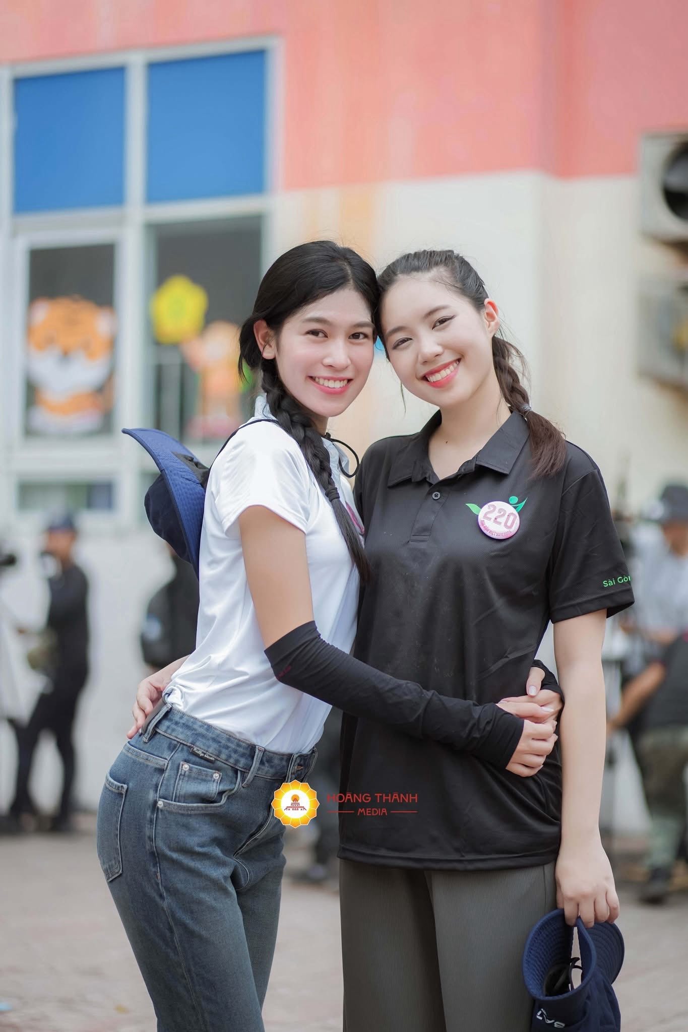 Cận nhan sắc cô gái 19 tuổi vào chung kết Hoa hậu Việt Nam ảnh 10