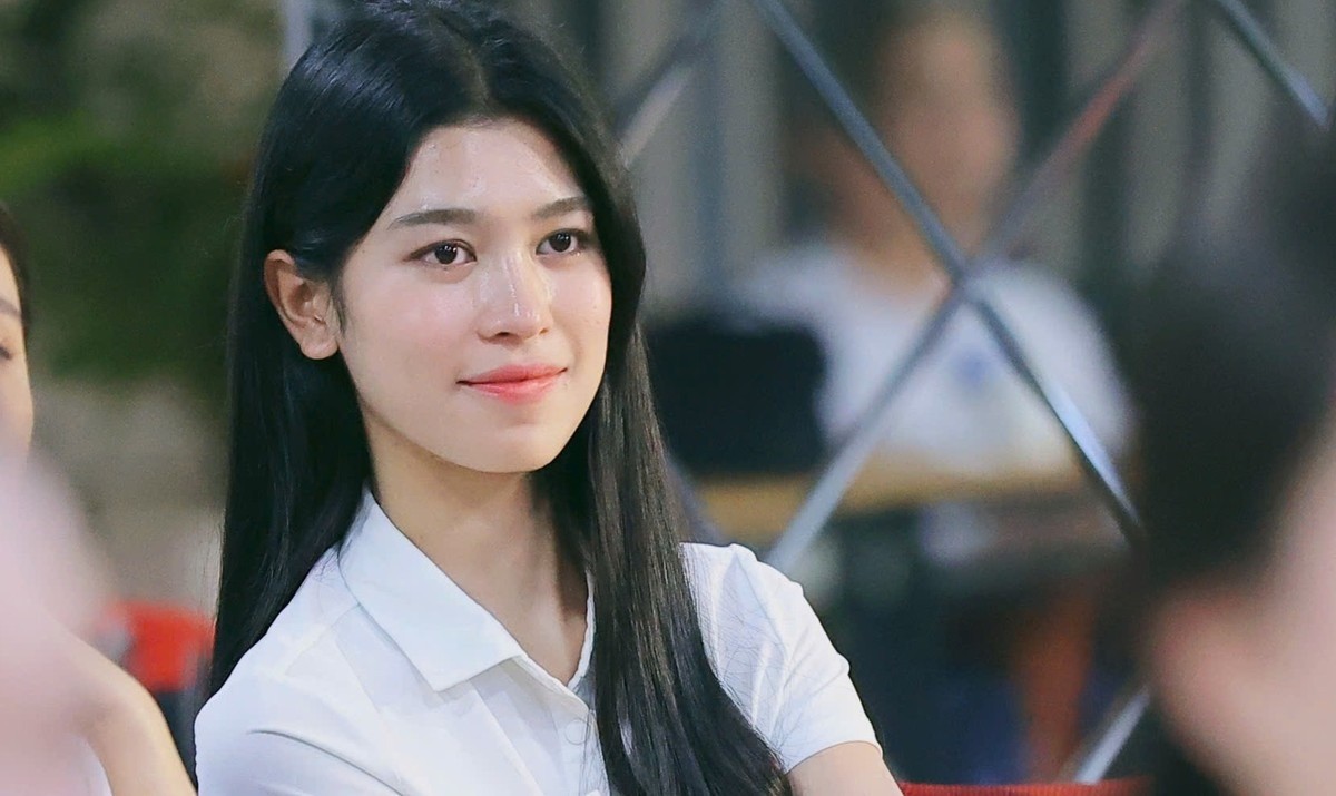 Cận nhan sắc cô gái 19 tuổi vào chung kết Hoa hậu Việt Nam ảnh 15