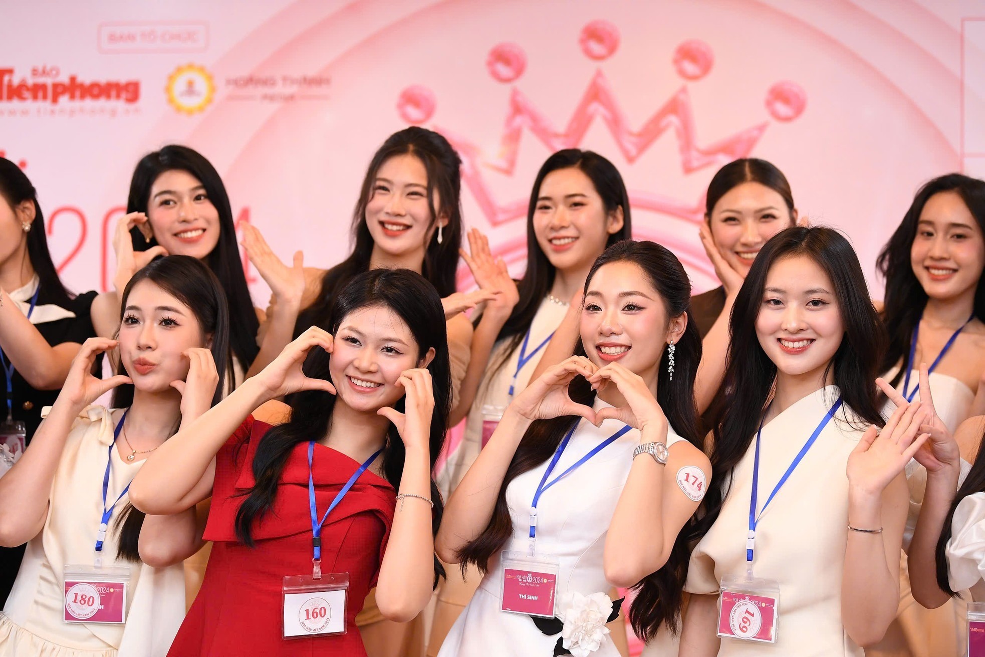 Cô gái được ví như búp bê vào chung kết Hoa hậu Việt Nam ảnh 4